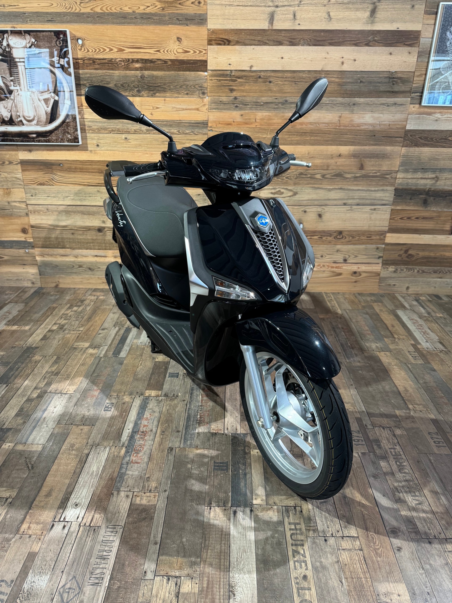 PIAGGIO Liberty 125-showroom-element-3