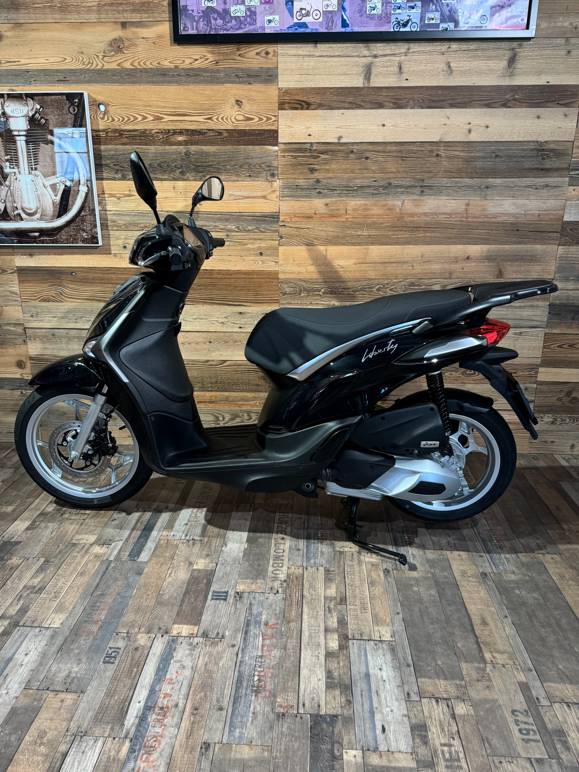 PIAGGIO Liberty 125-showroom-element-1