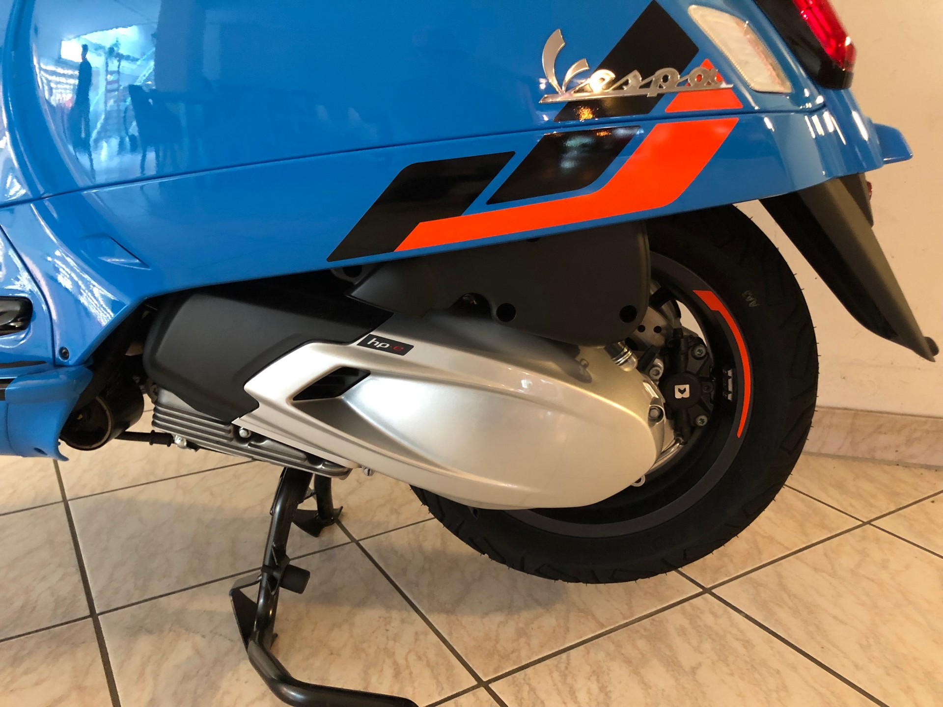 PIAGGIO Vespa GTS 300 Super Sport ABS-image-4