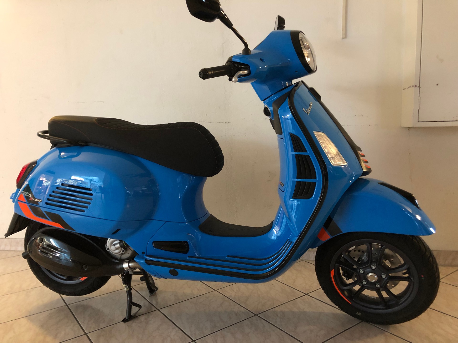 PIAGGIO Vespa GTS 300 Super Sport ABS-image-0