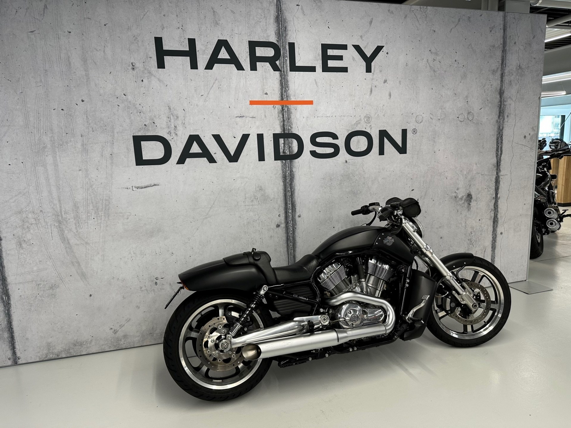 HARLEY-DAVIDSON VRSCF 1250 V-Rod Muscle-image-1
