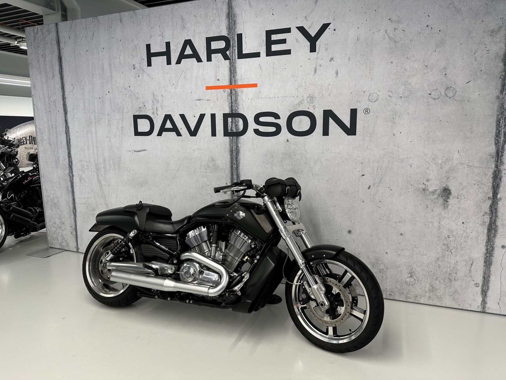 HARLEY-DAVIDSON VRSCF 1250 V-Rod Muscle-image-2