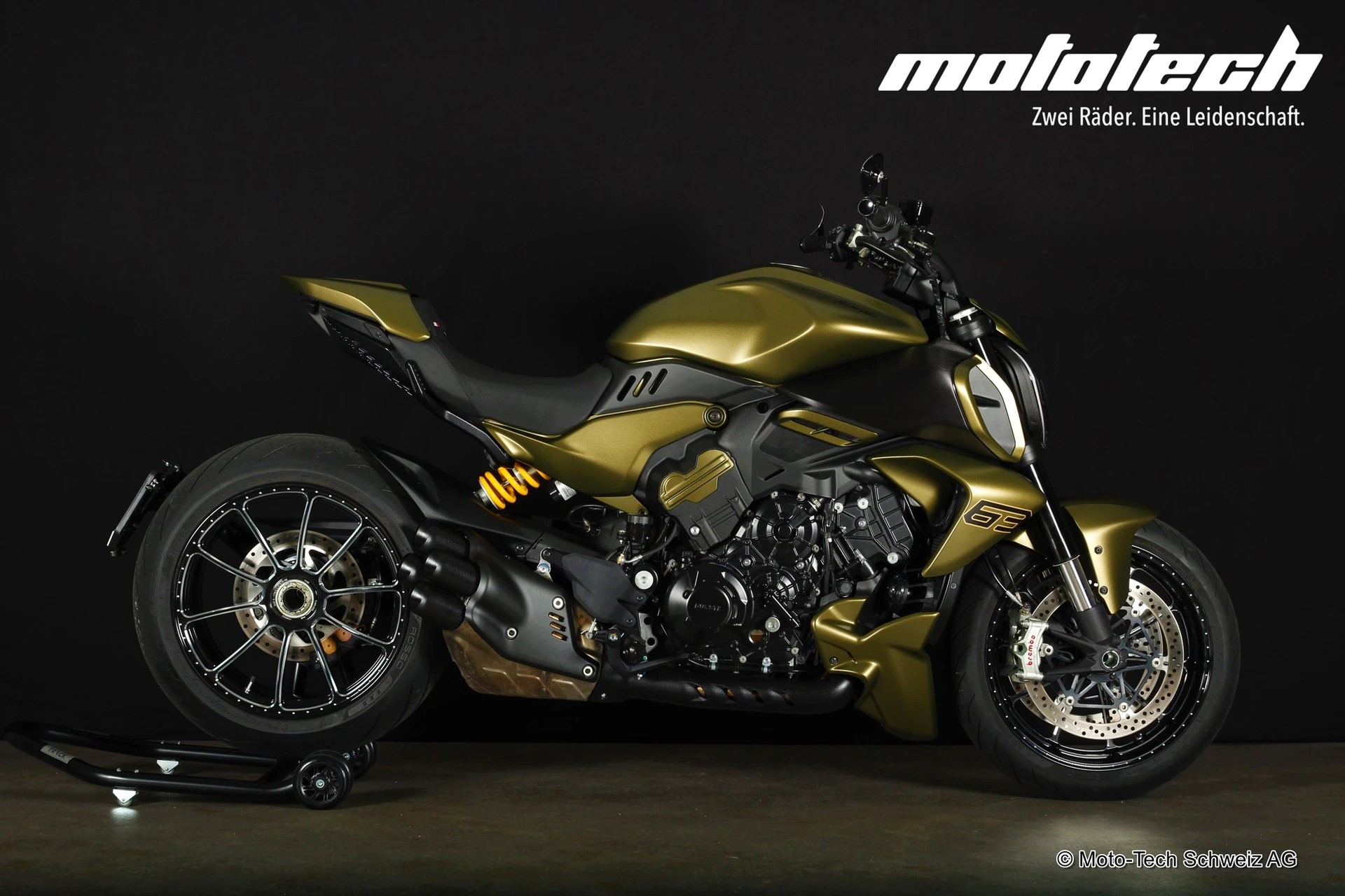 DUCATI Diavel V4 LAMBORGHINI DESIGN *GET READY Ab 3.90% Leasing*-showroom-element-2