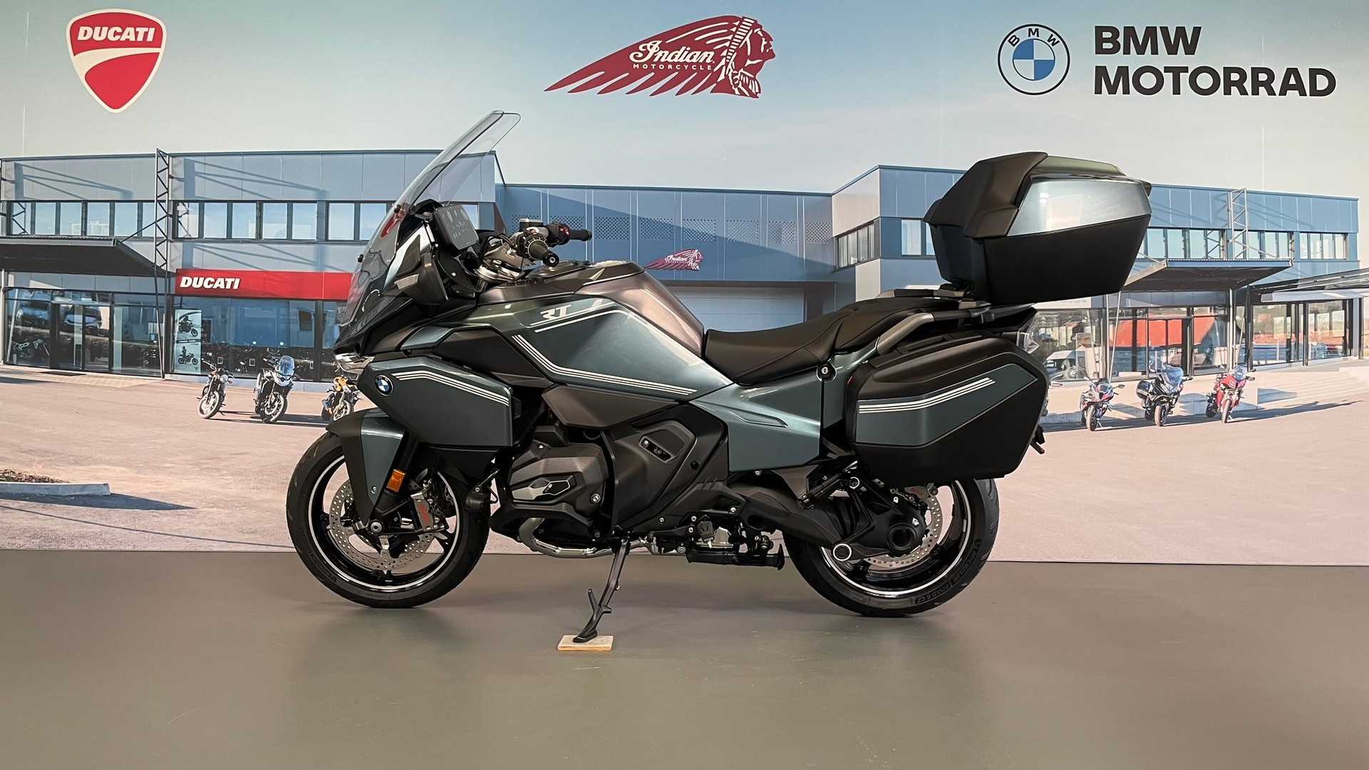 BMW 1300 RT-showroom-element-3