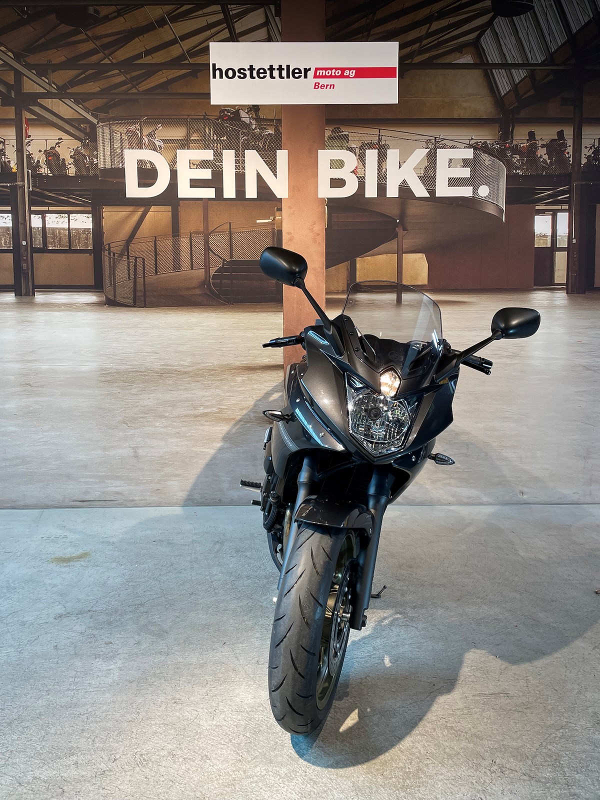 YAMAHA XJ 6-showroom-element-1