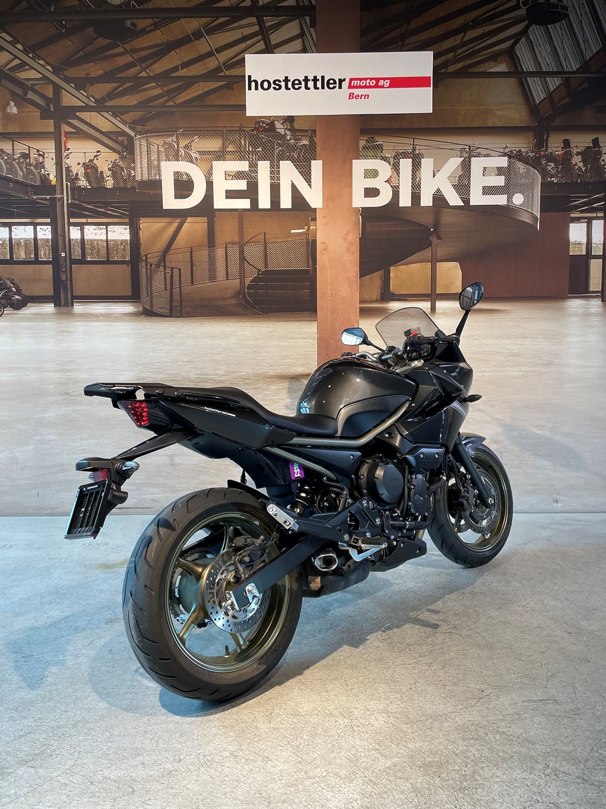YAMAHA XJ 6-showroom-element-2