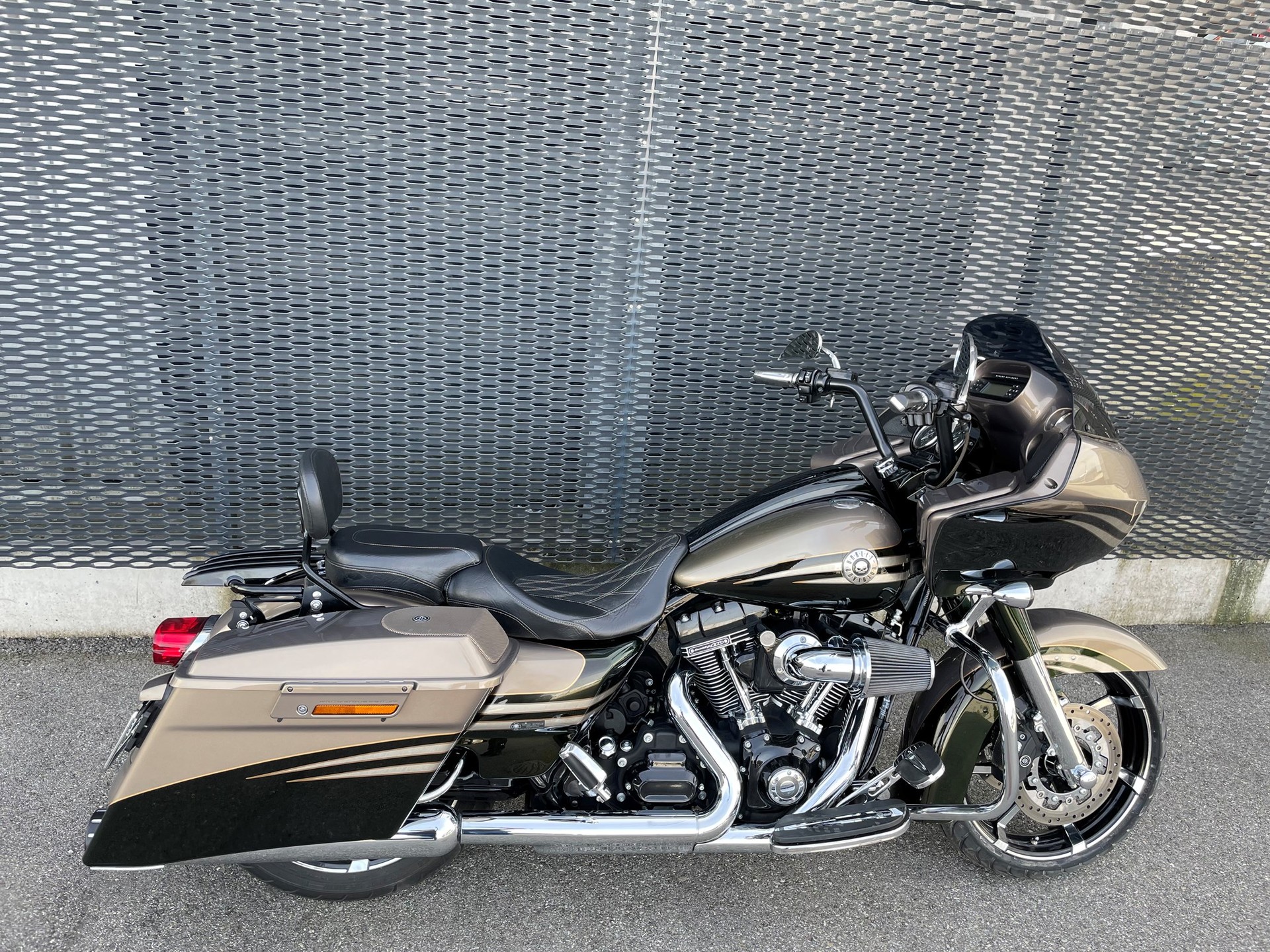 HARLEY-DAVIDSON FLTRXSE Road Glide Custom ABS CVO-image-14