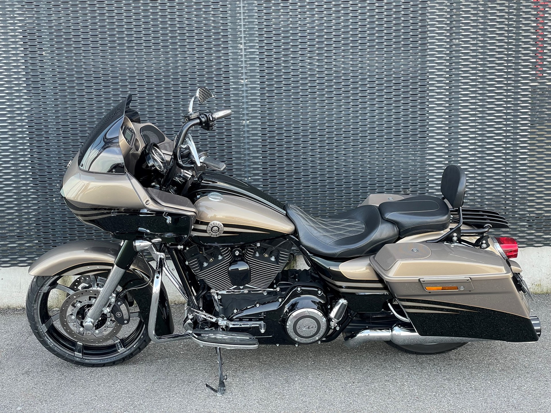 HARLEY-DAVIDSON FLTRXSE Road Glide Custom ABS CVO-image-6