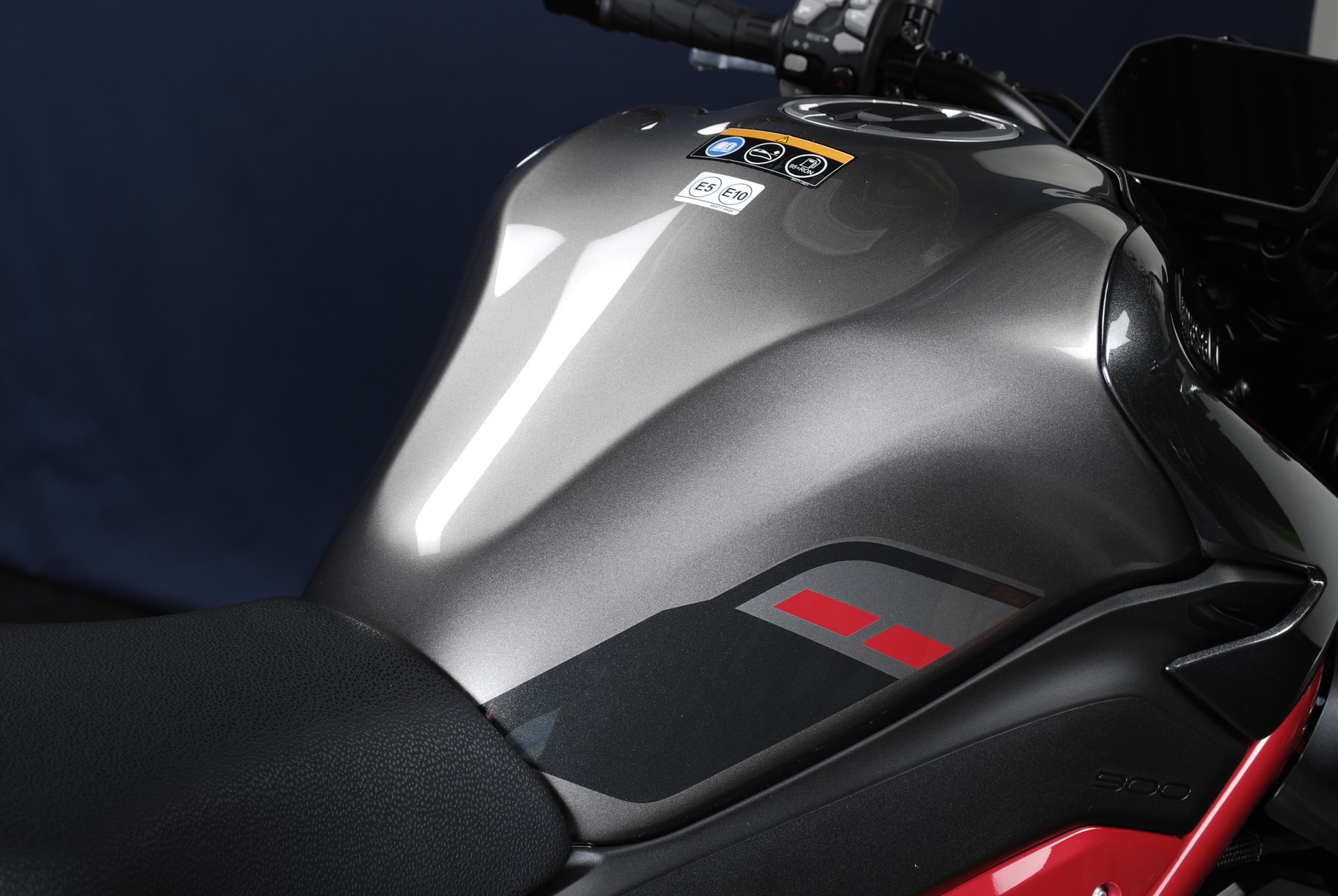 KAWASAKI Z 900 MY25 - 91 kW-showroom-element-2