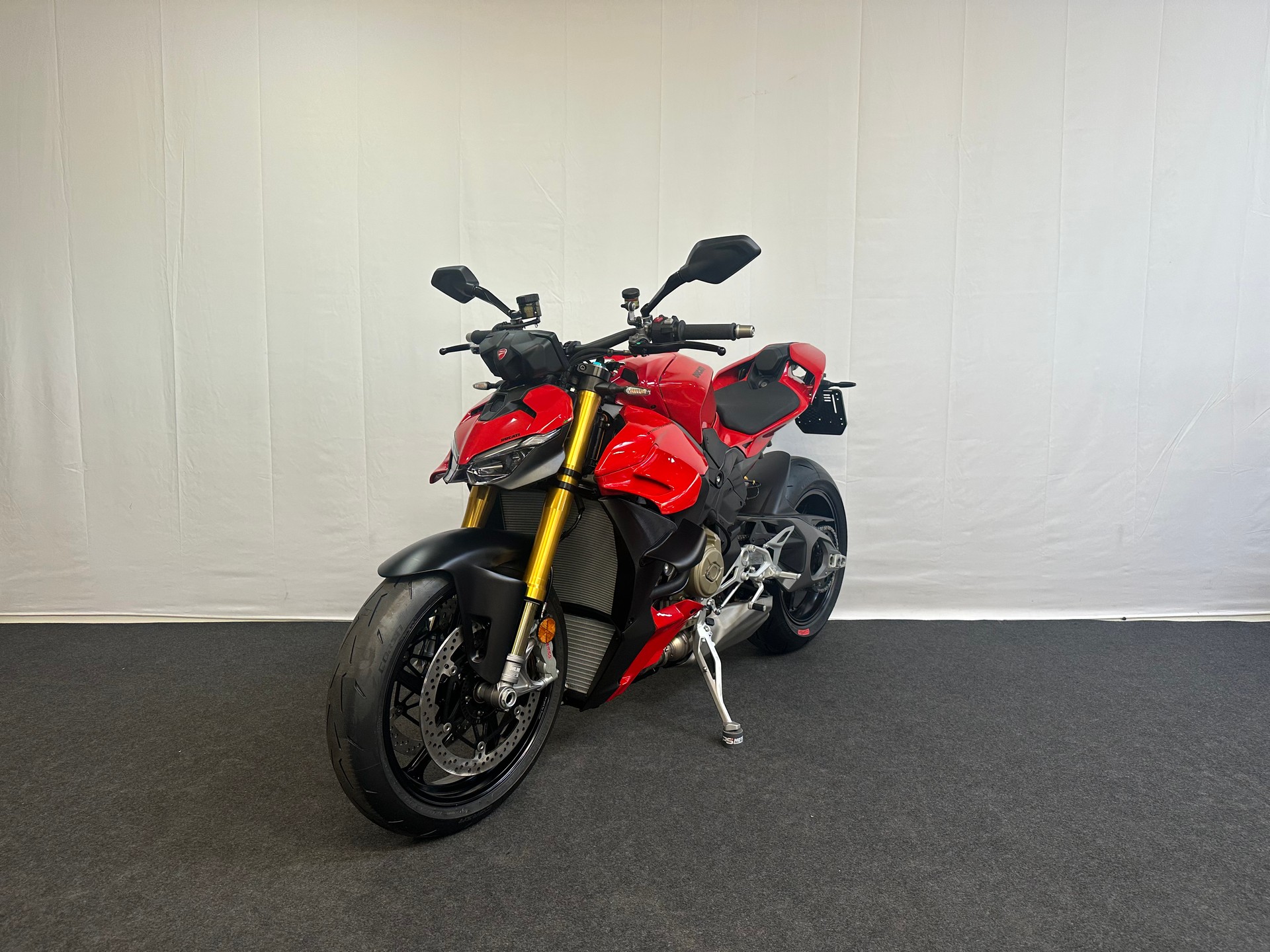 DUCATI Streetfighter V4 S-showroom-element-2