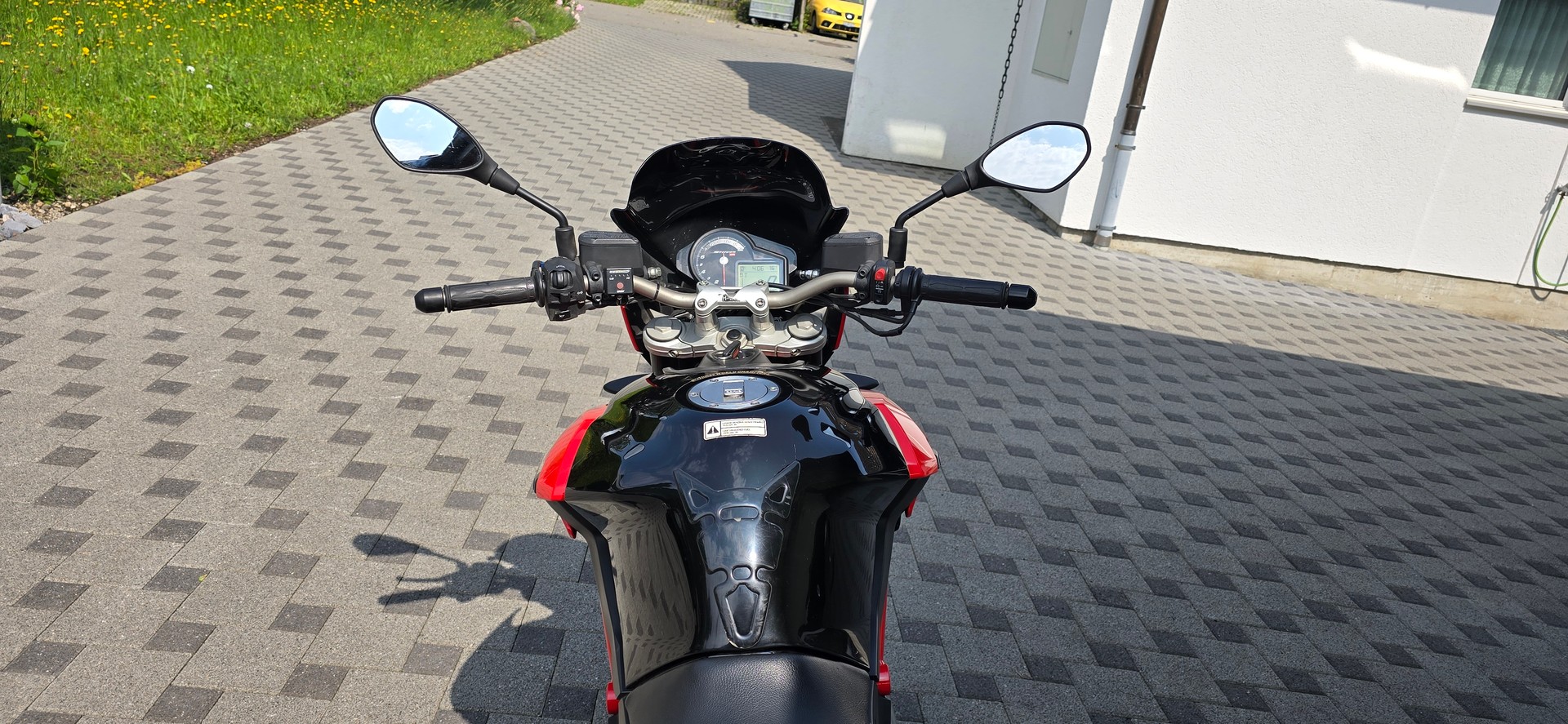 APRILIA SL 750 Shiver ABS-image-9