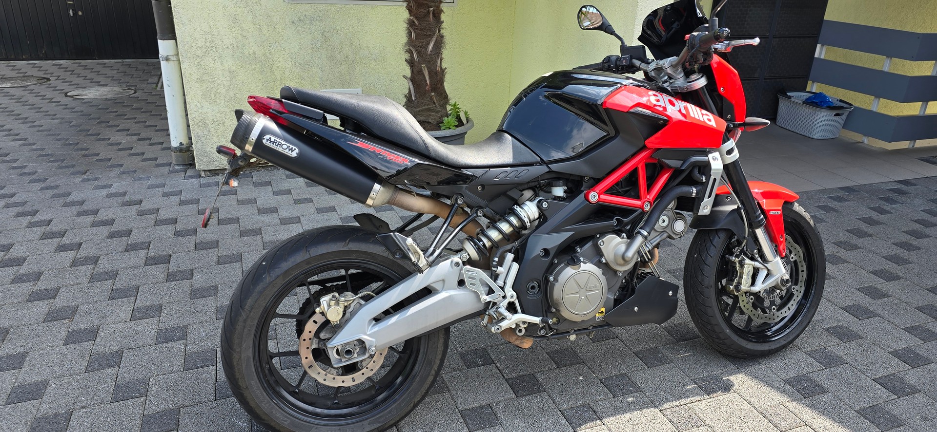 APRILIA SL 750 Shiver ABS-image-4