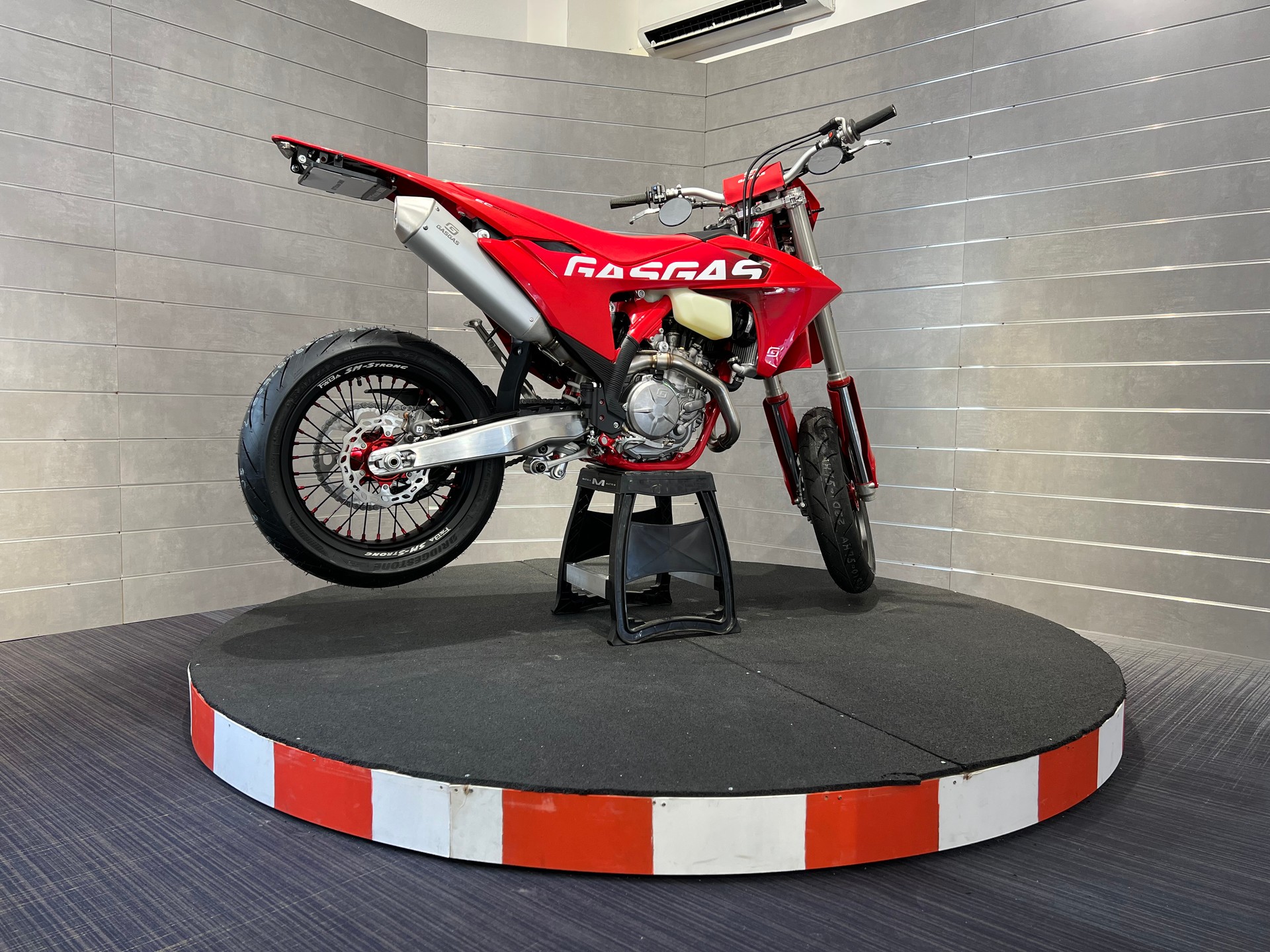 GASGAS EC 500F Supermoto-image-5