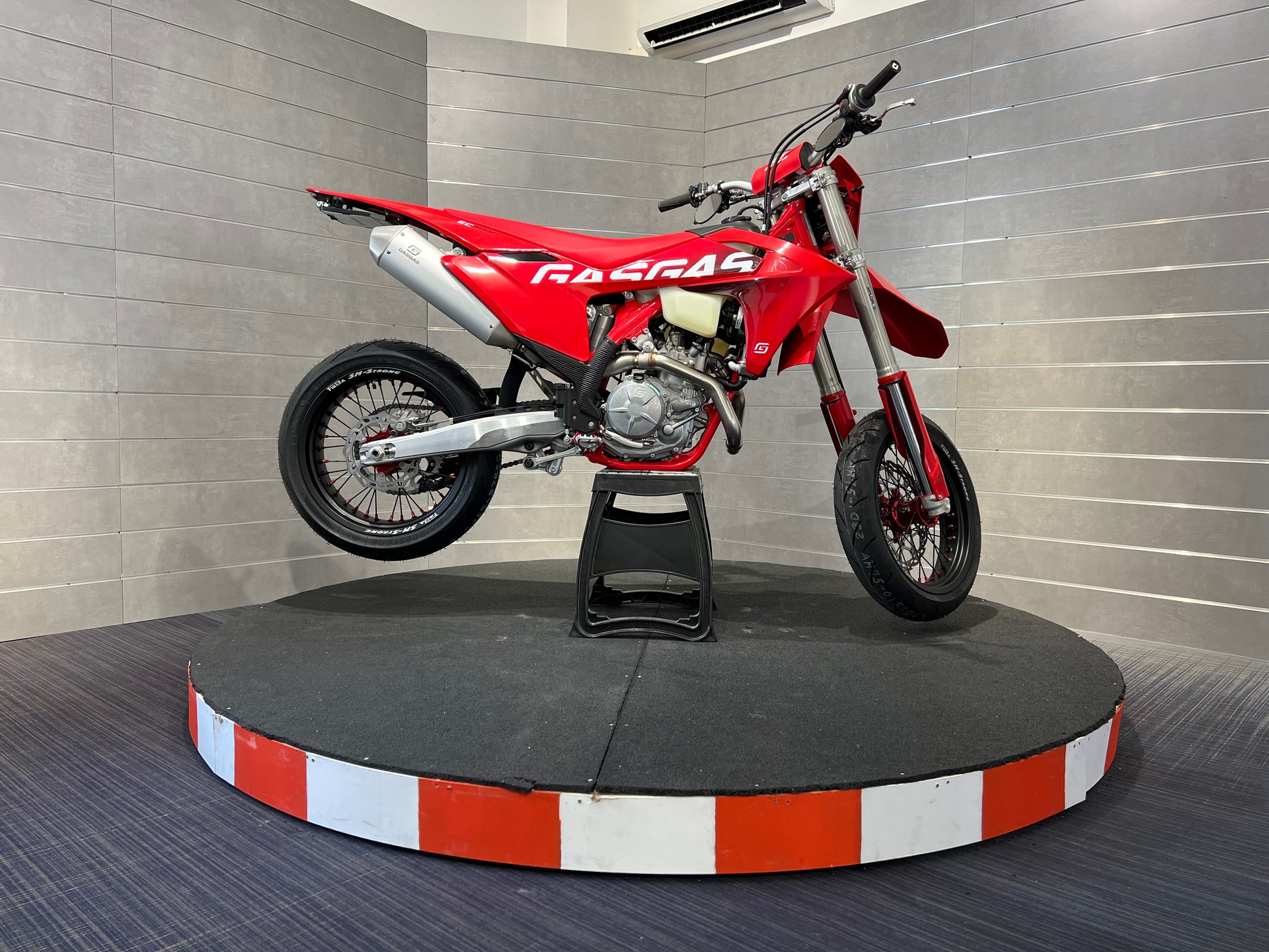 GASGAS EC 500F Supermoto-image-6