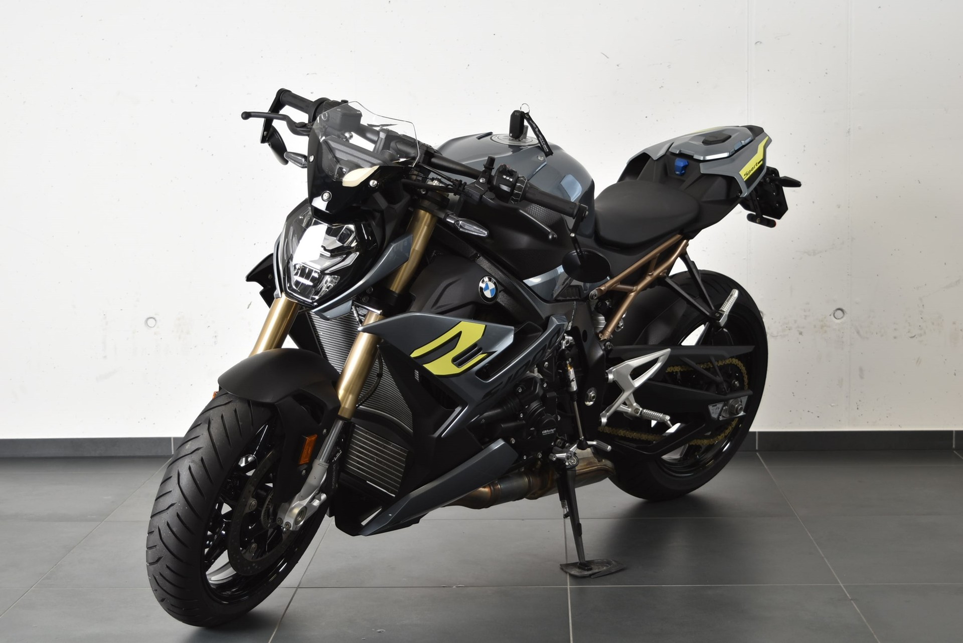 BMW S 1000 R-showroom-element-1