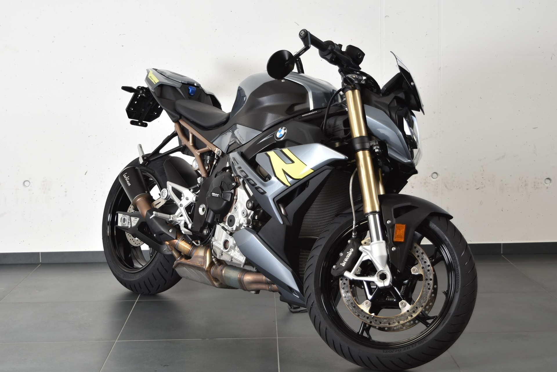 BMW S 1000 R-showroom-element-2