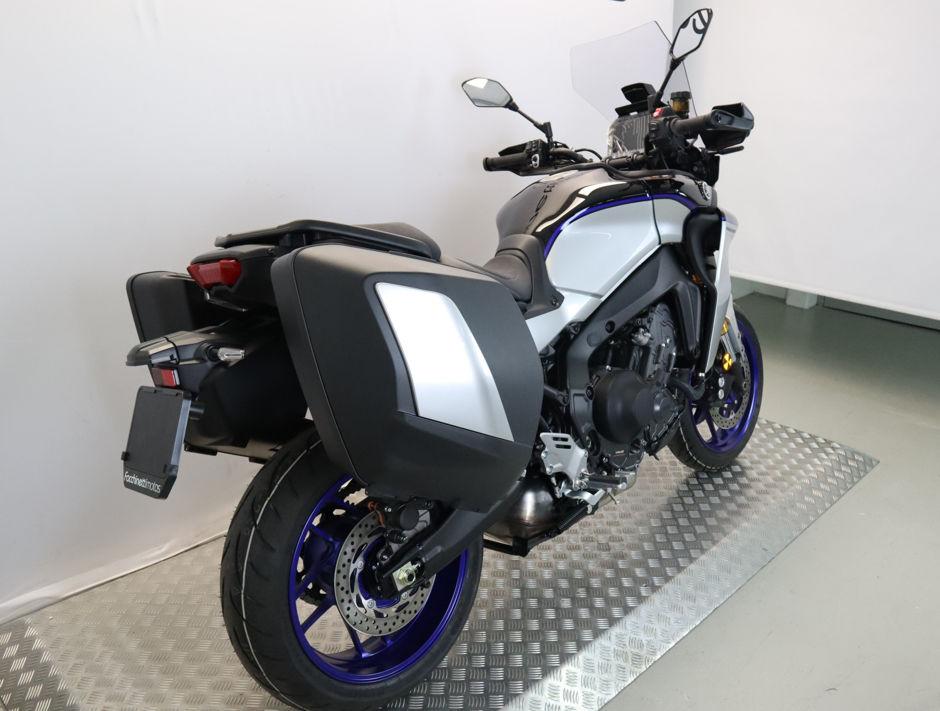 YAMAHA Tracer 9 GT+-showroom-element-3