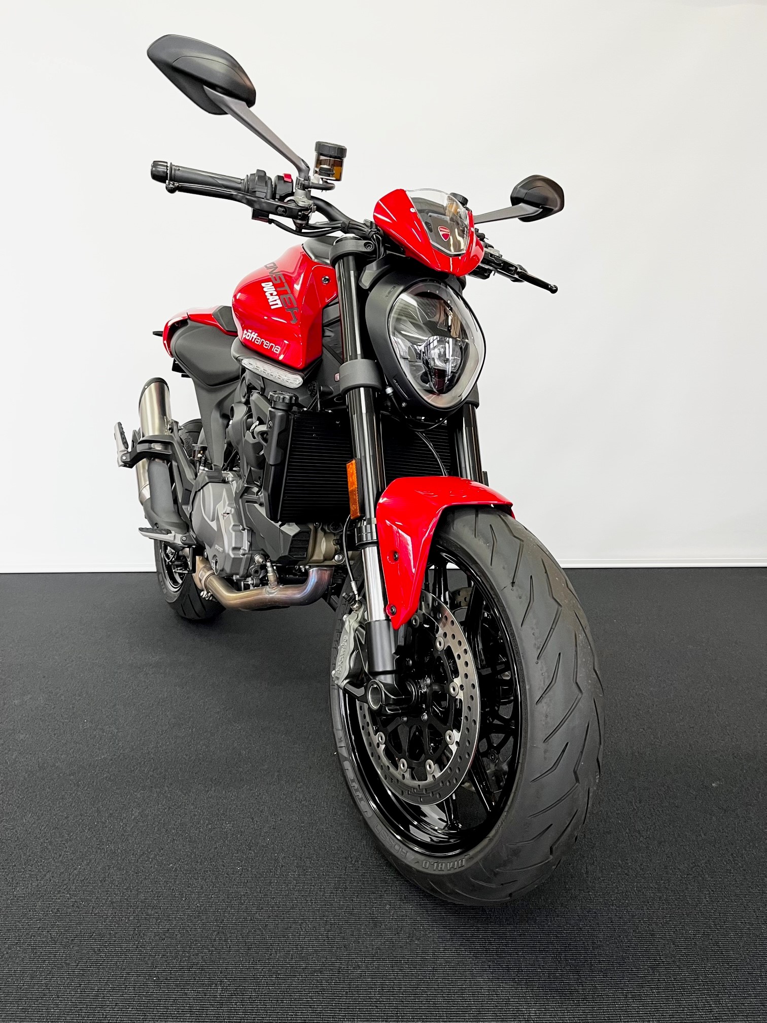 DUCATI Monster + 937-showroom-element-3