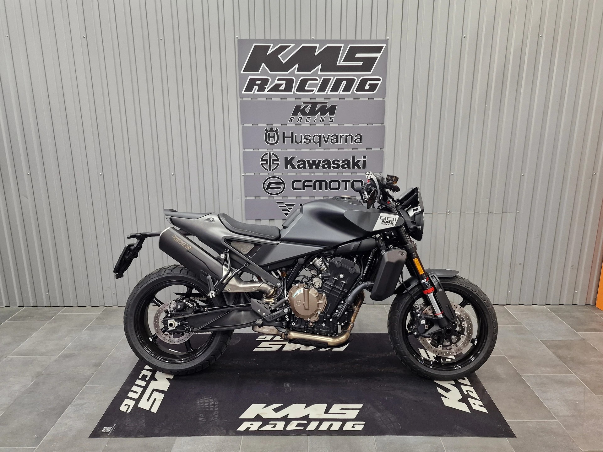 HUSQVARNA Svartpilen 801 L