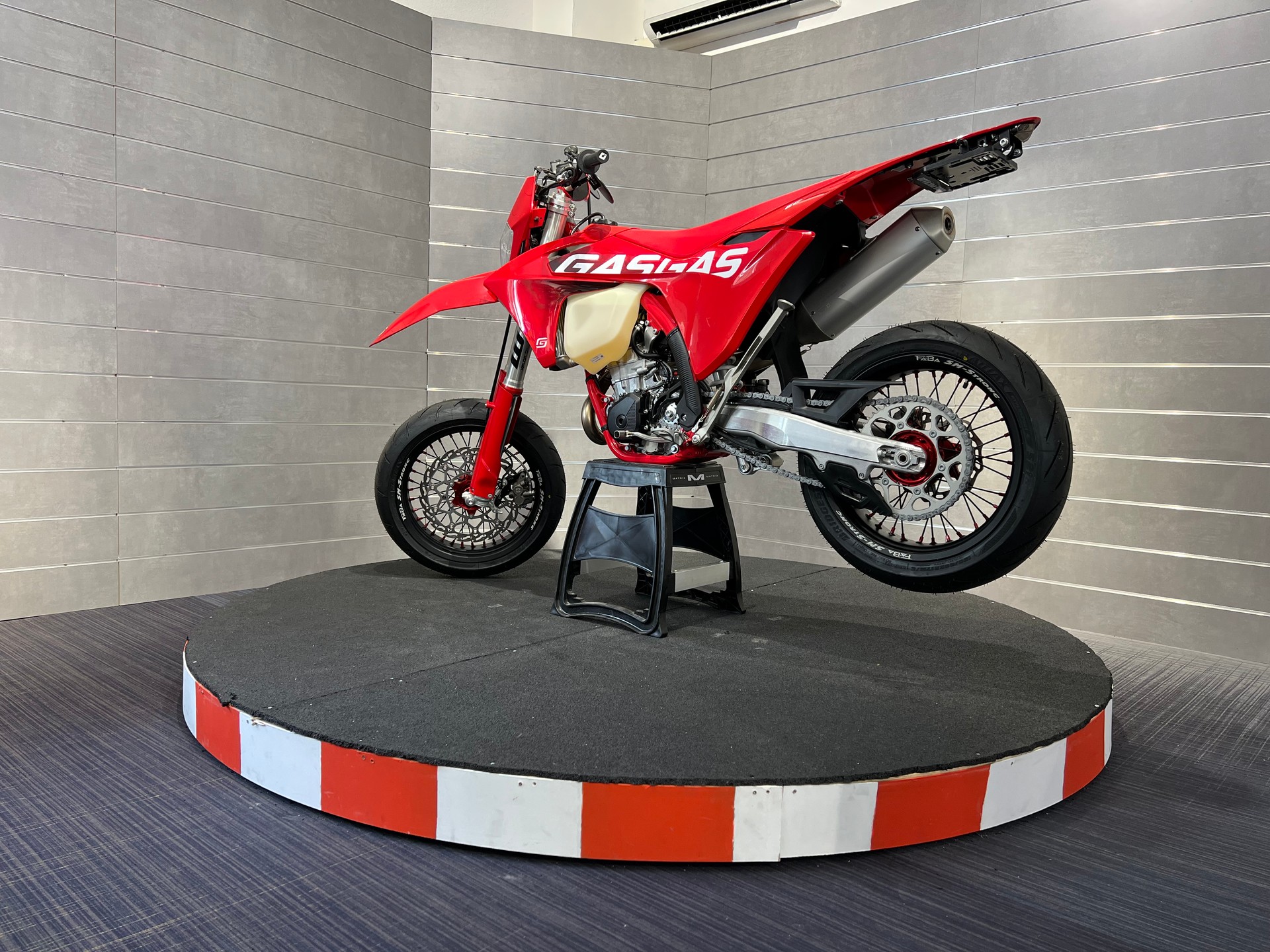 GASGAS EC 450F Supermoto-image-2
