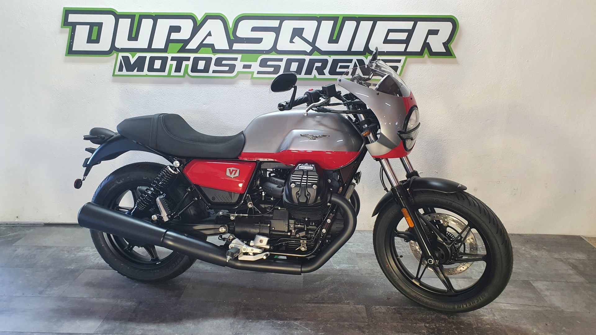 MOTO GUZZI V7 850 Stone Corsa-showroom-element-3