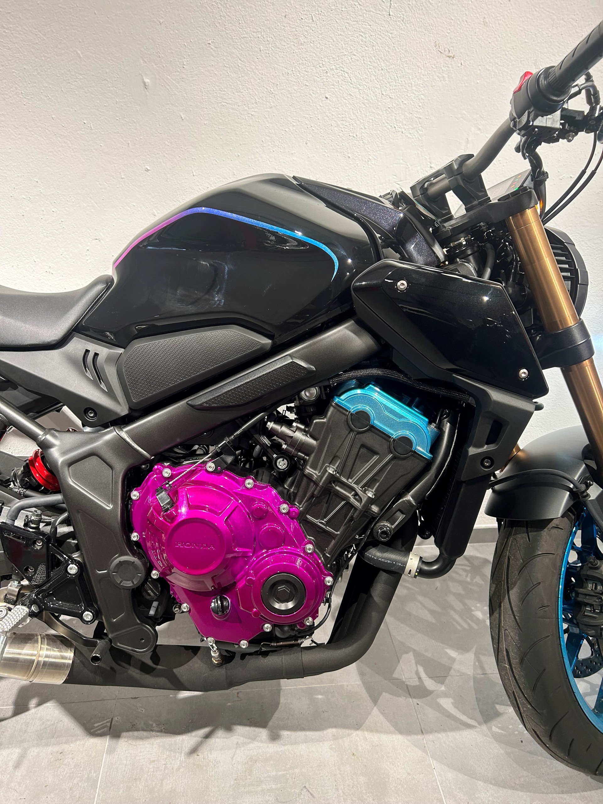 HONDA CB 650 R Miami Edition-showroom-element-2