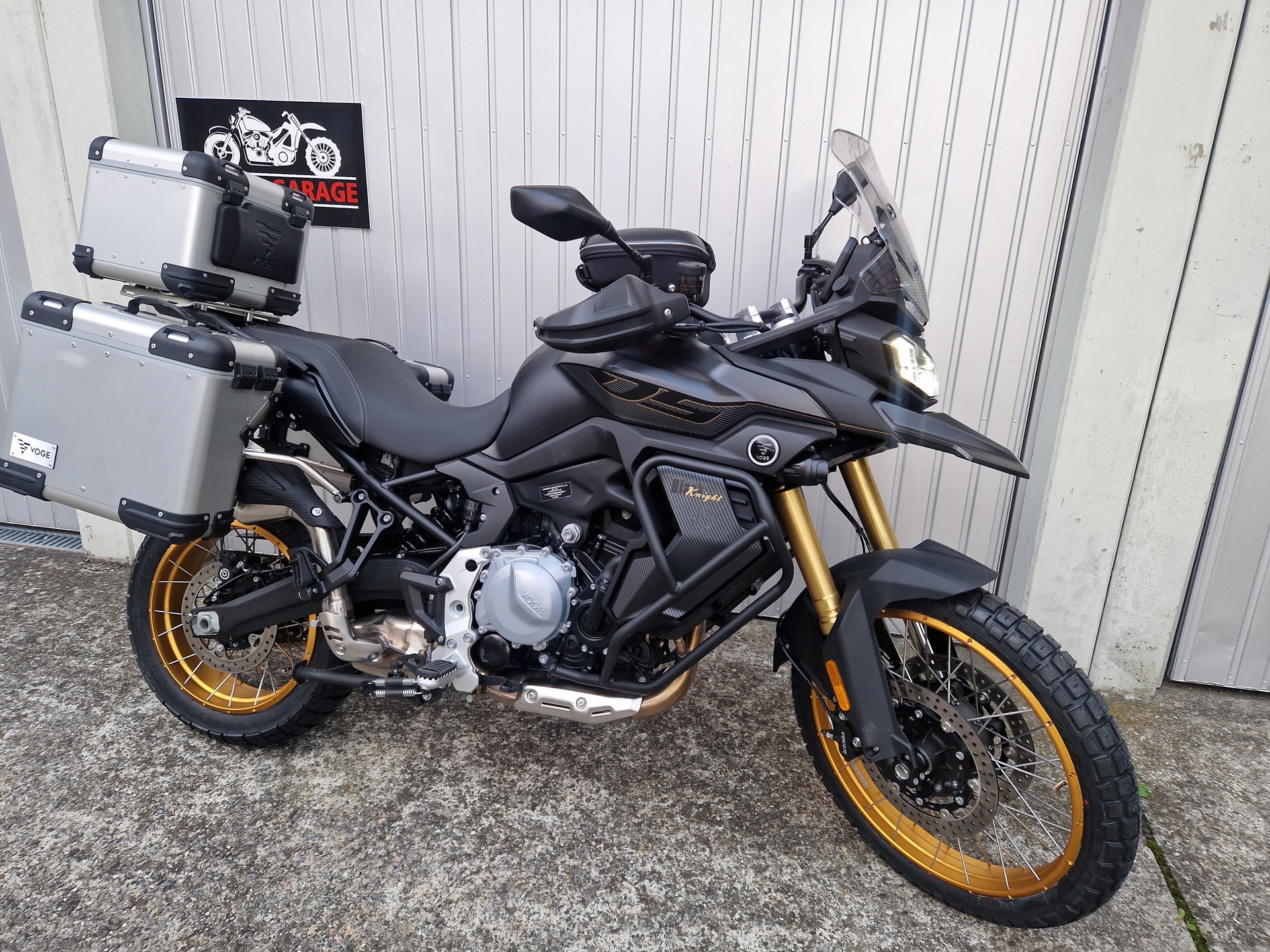 VOGE DSX 900 Black Knight Edition