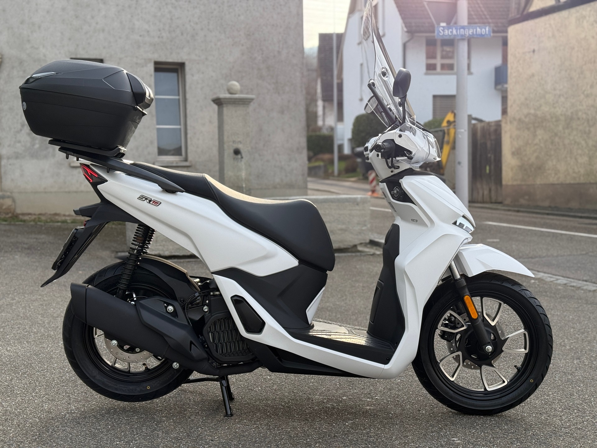 VOGE mit TopCase!-showroom-element-1