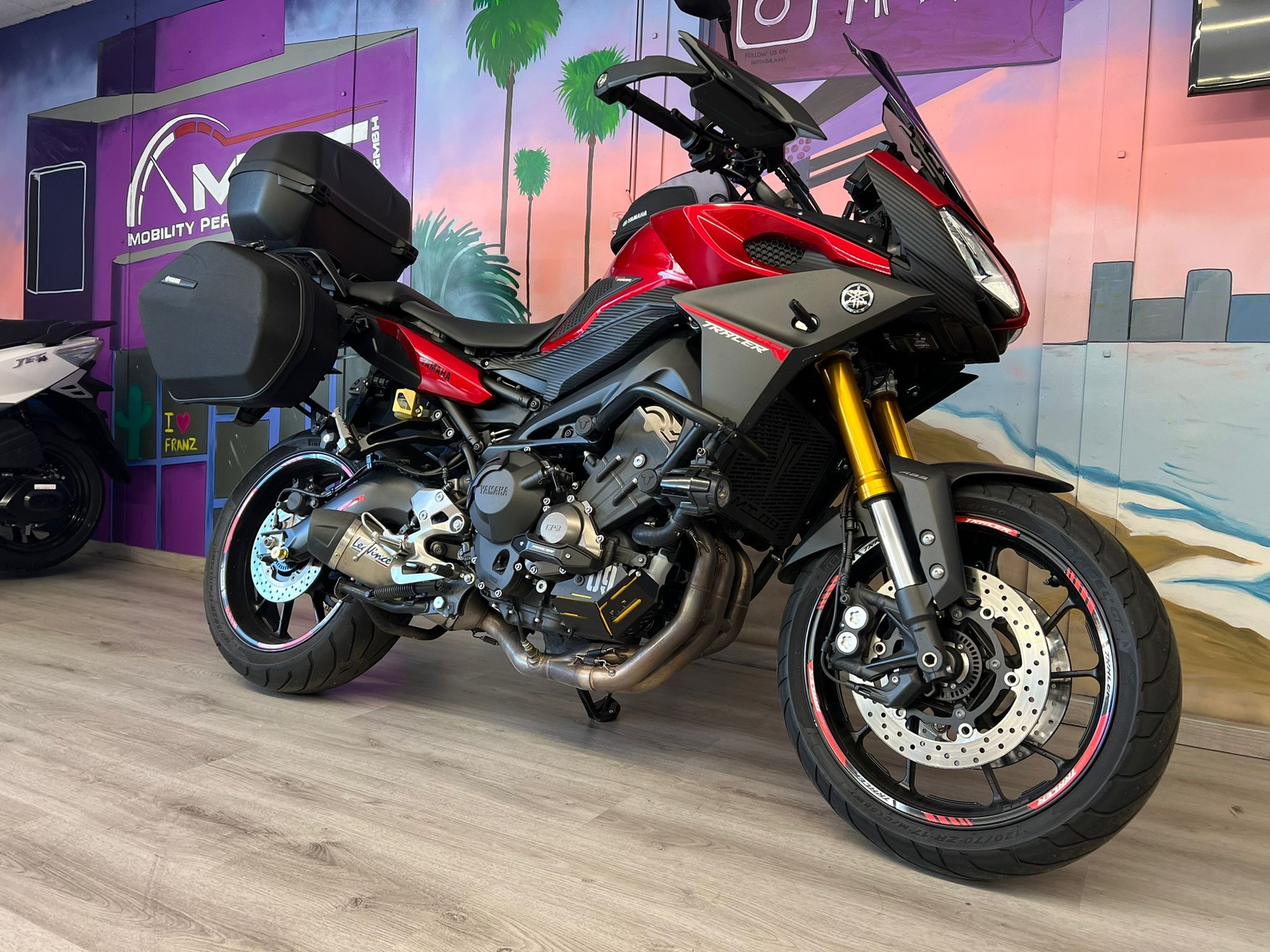 YAMAHA MT-09 ABS Tracer-showroom-element-1