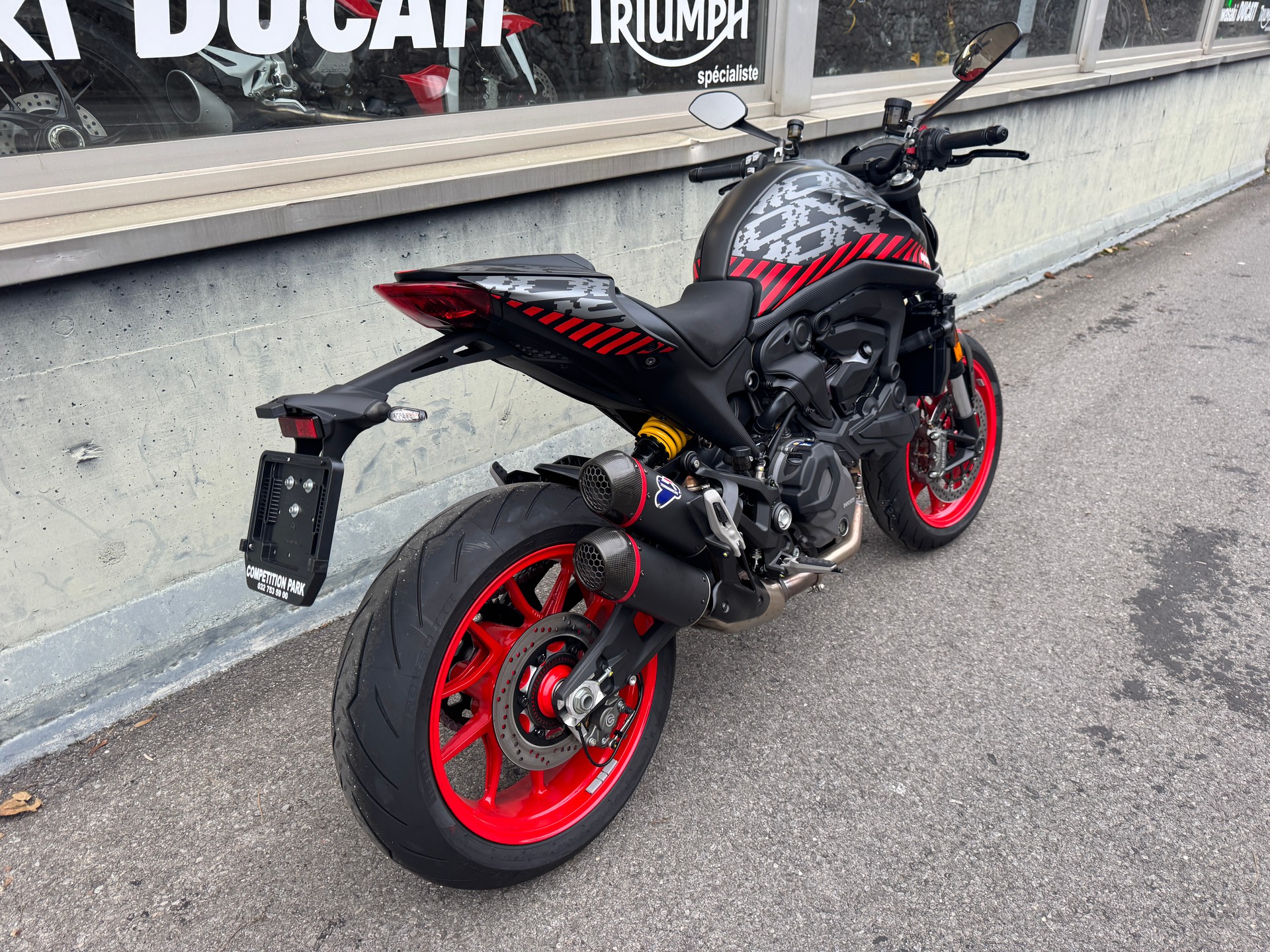 DUCATI Monster + 937-showroom-element-3