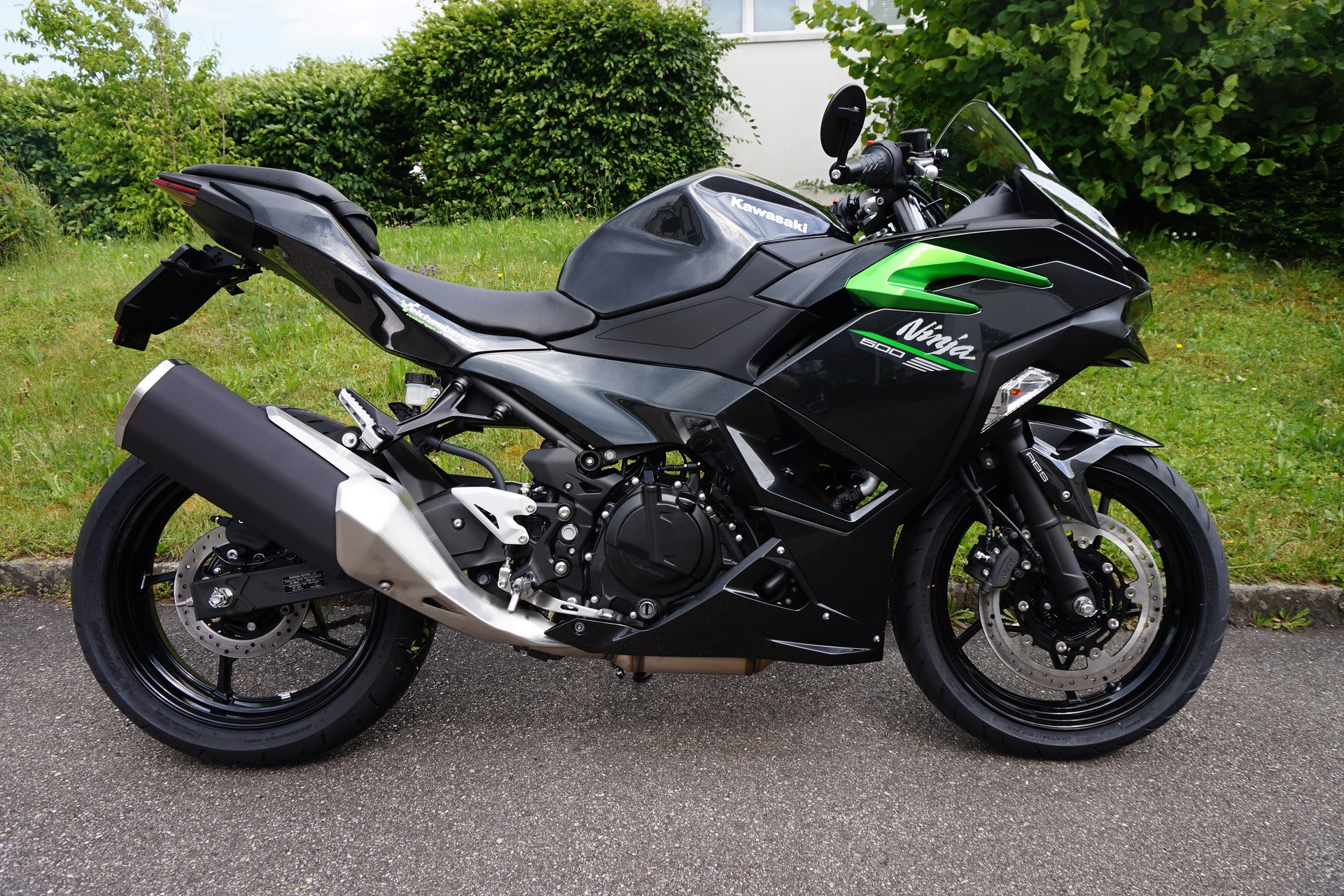 KAWASAKI Ninja 500 ABS mit Heckumbau-showroom-element-2
