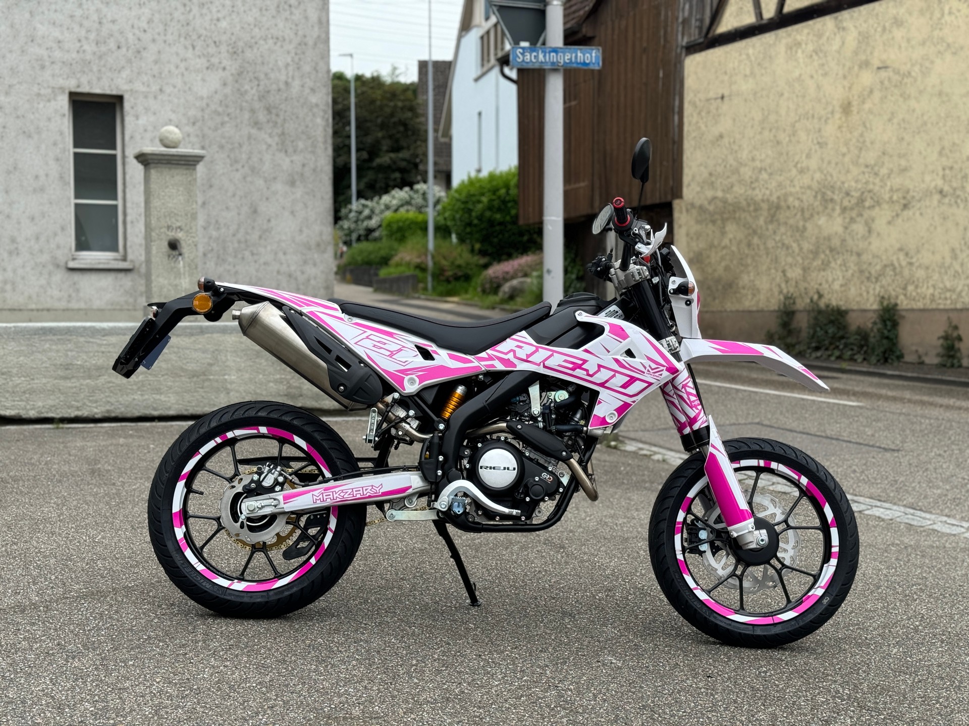RIEJU MRT 125 EU x Makzary-showroom-element-1