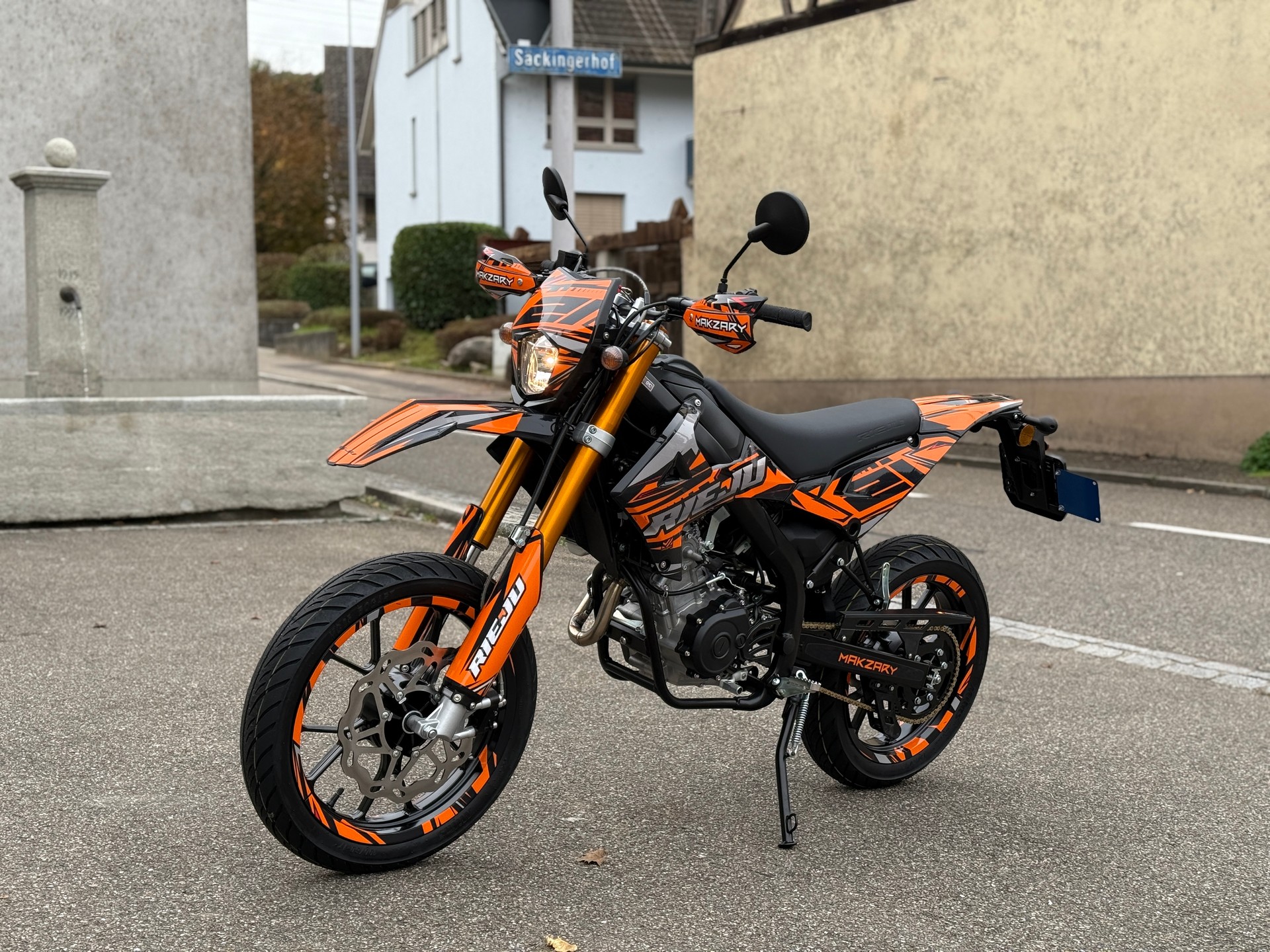 RIEJU MRT 125 EU x Makzary-showroom-element-3
