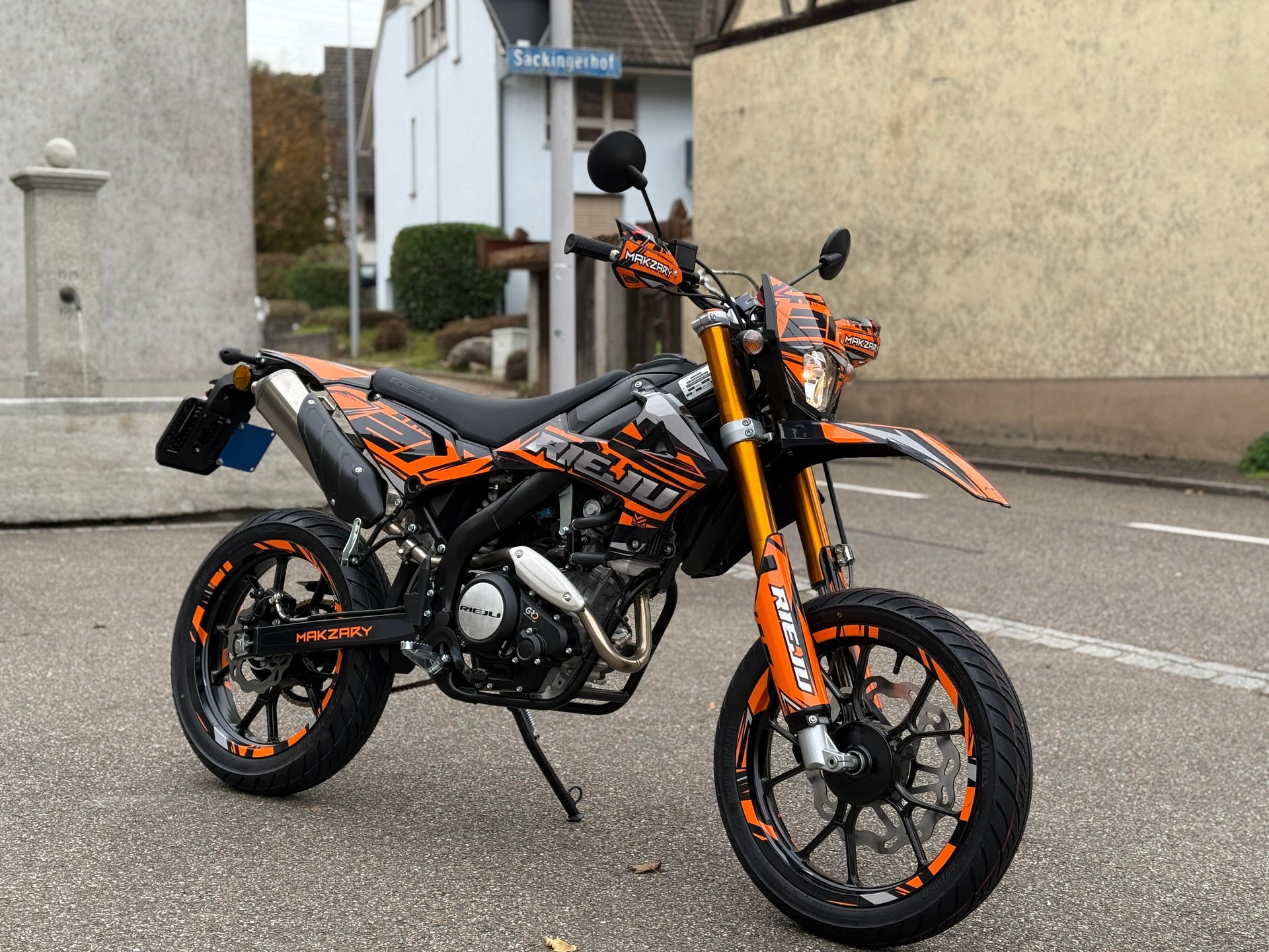 RIEJU MRT 125 EU x Makzary-showroom-element-2