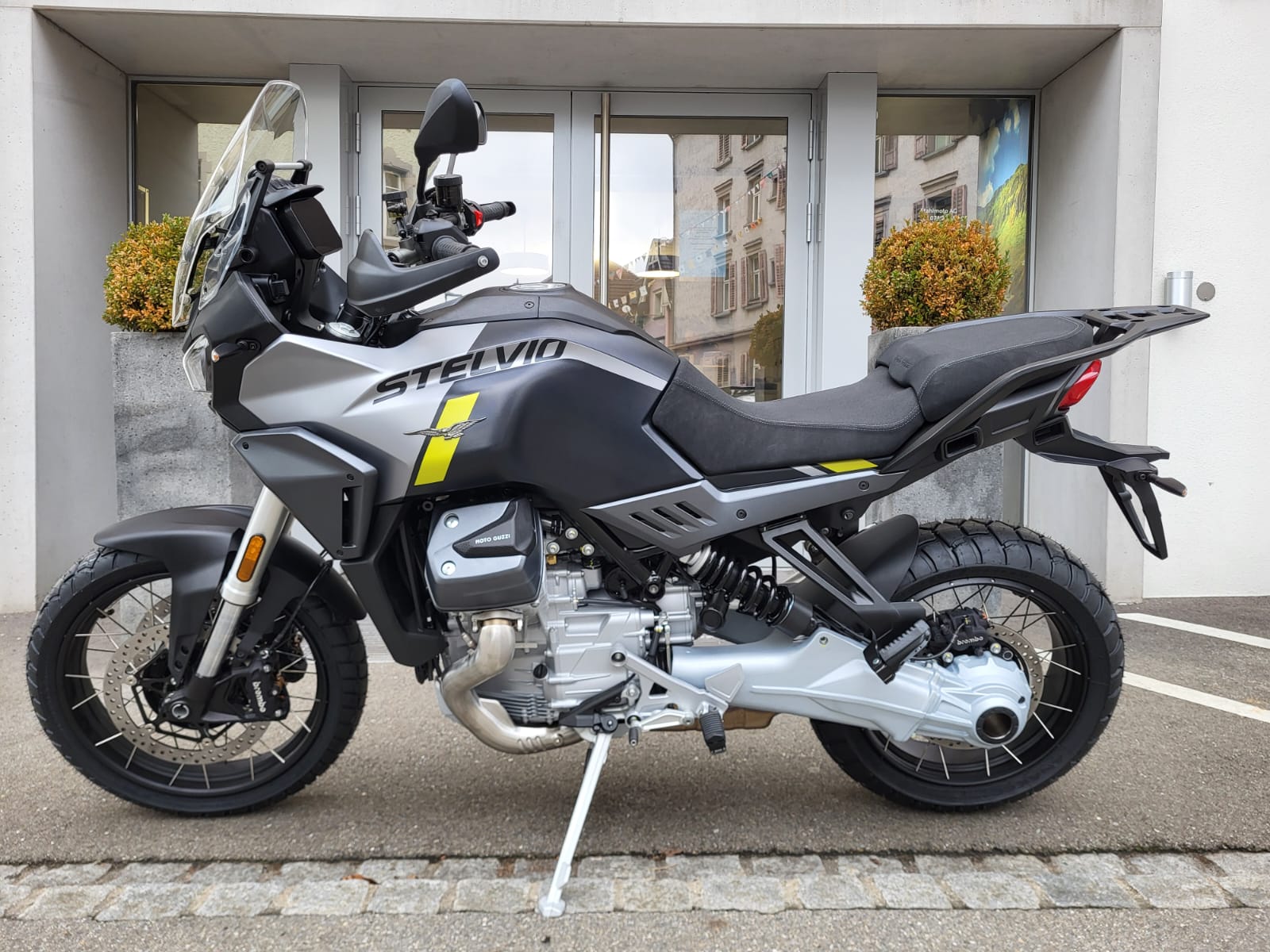 MOTO GUZZI Stelvio 1000 EU5+-showroom-element-1