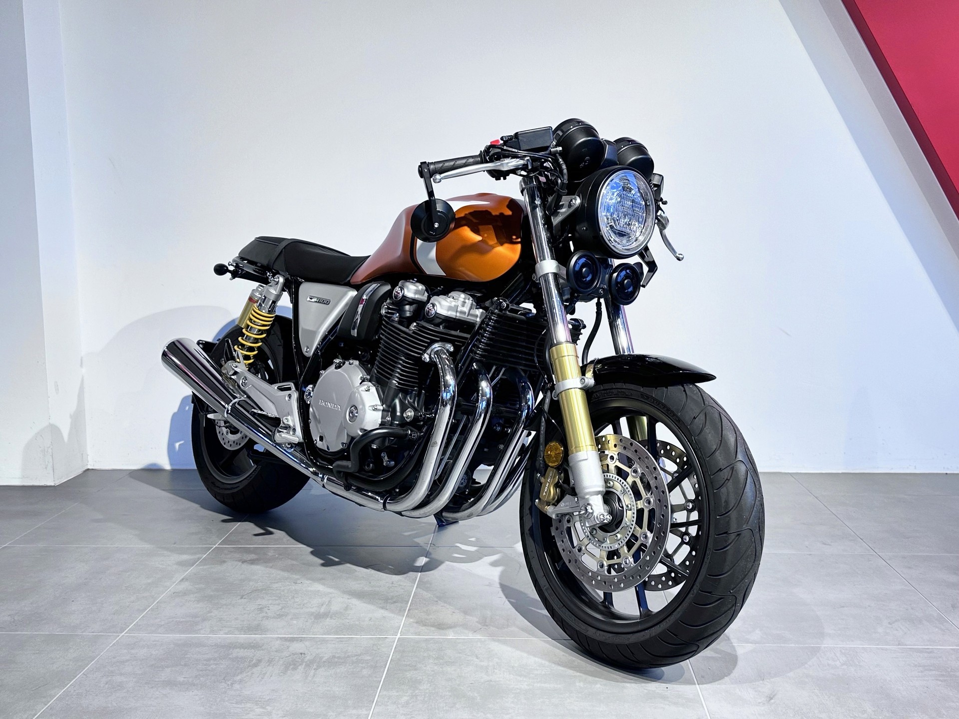 HONDA CB 1100 RS ABS-showroom-element-1
