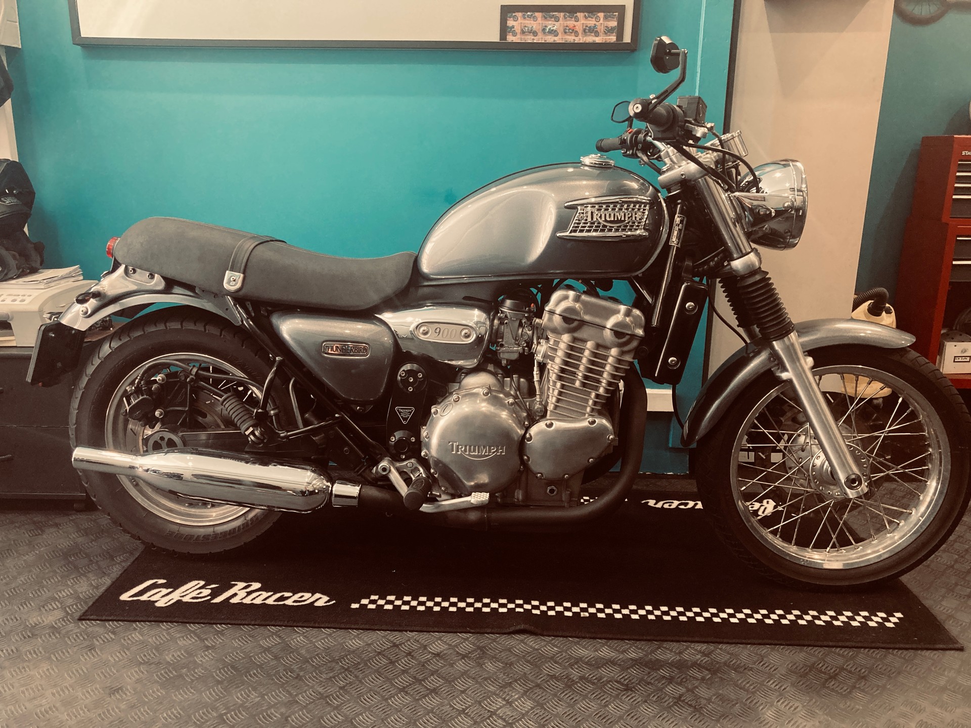 TRIUMPH Thunderbird 900 Sport-image-1