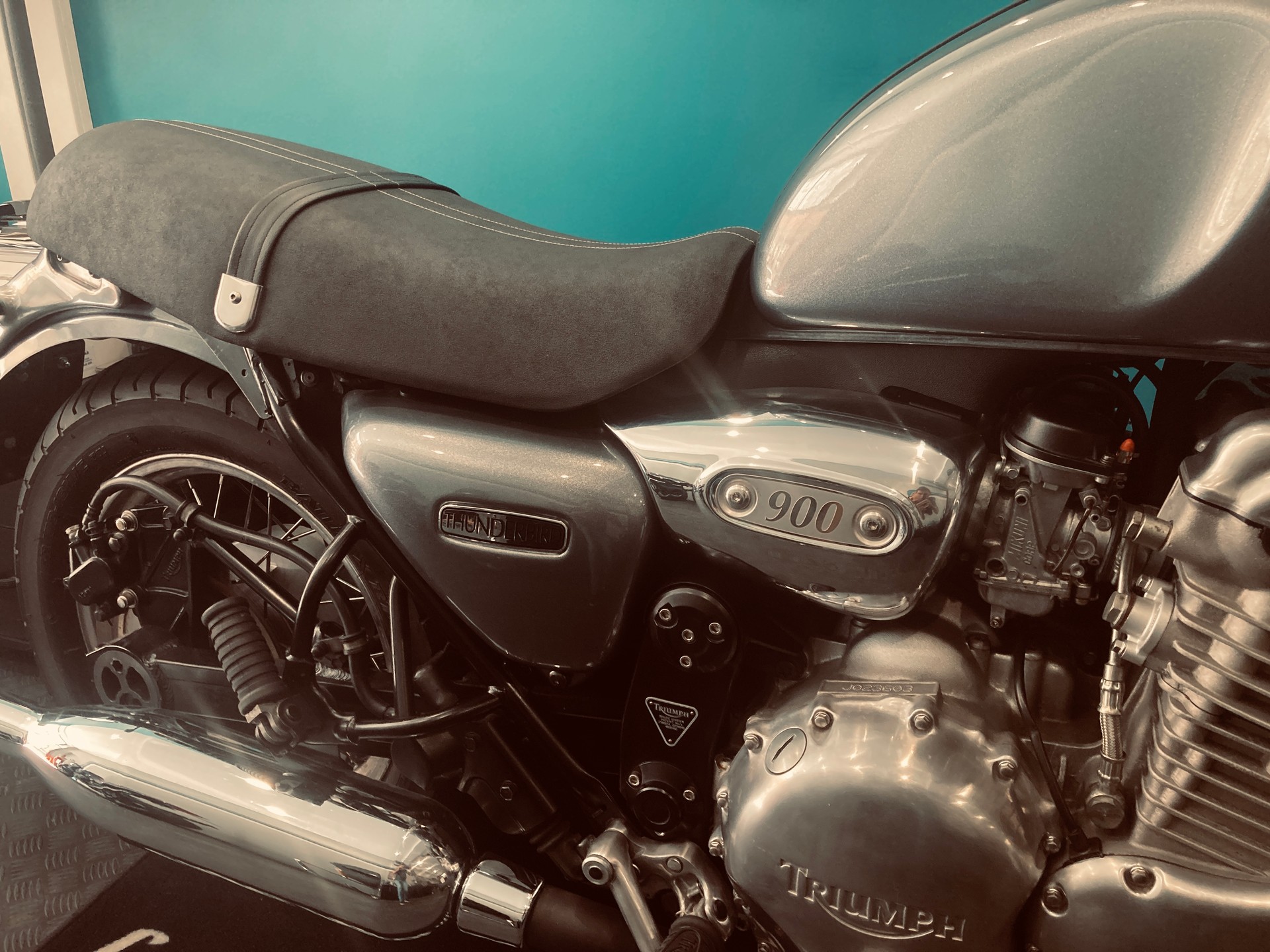 TRIUMPH Thunderbird 900 Sport-image-3