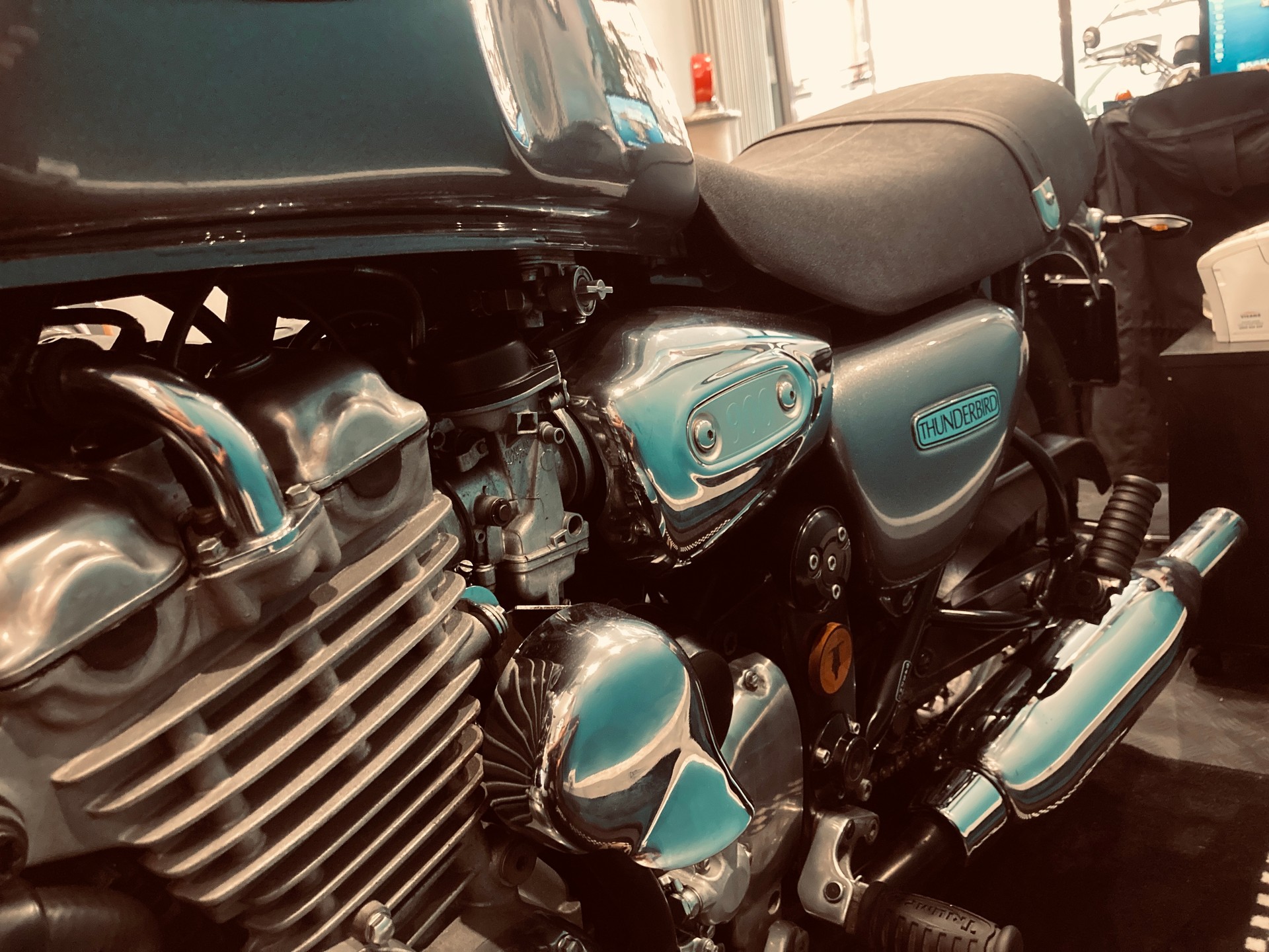 TRIUMPH Thunderbird 900 Sport-image-6