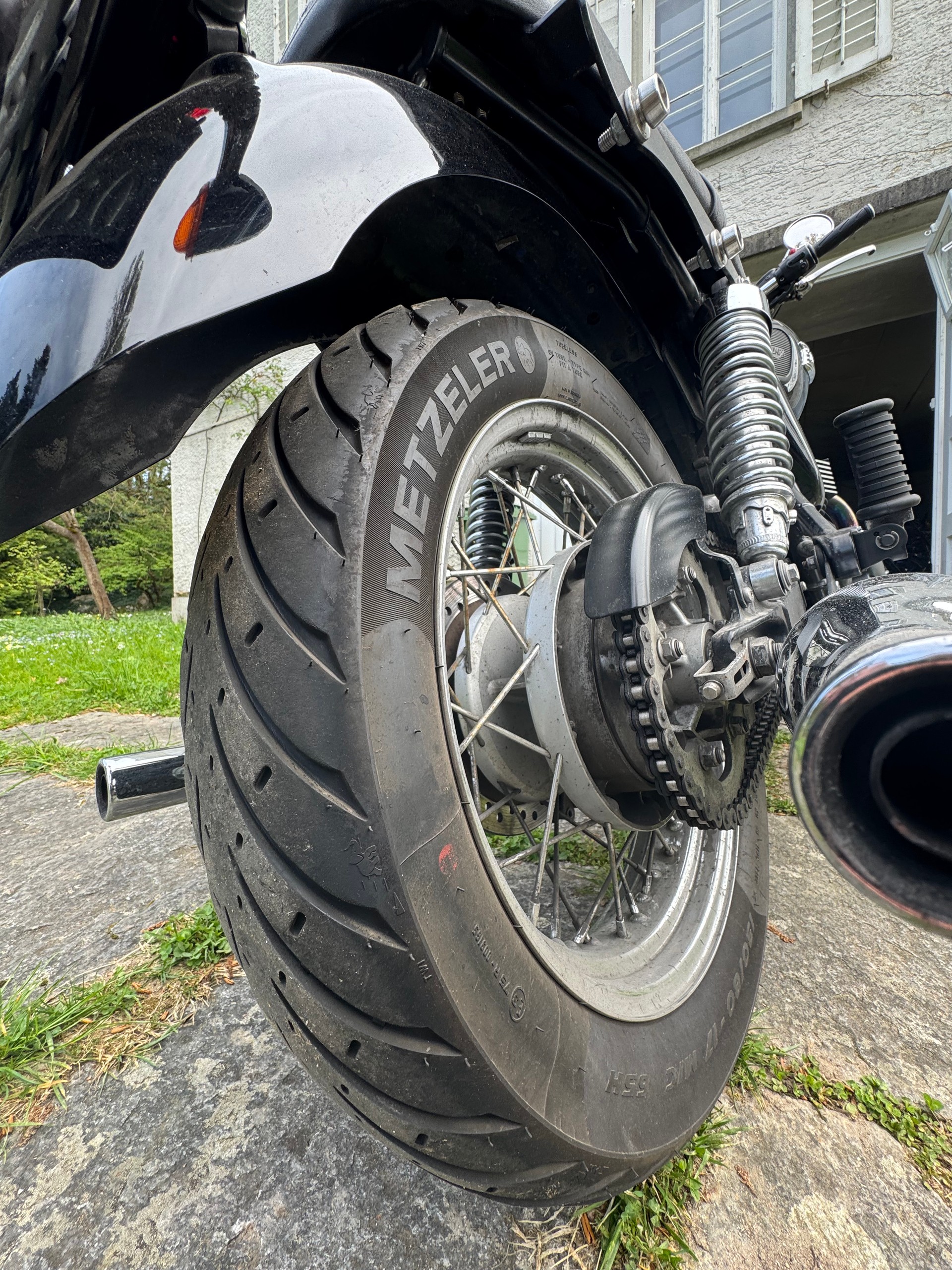 TRIUMPH Bonneville 900 i T 100-image-2
