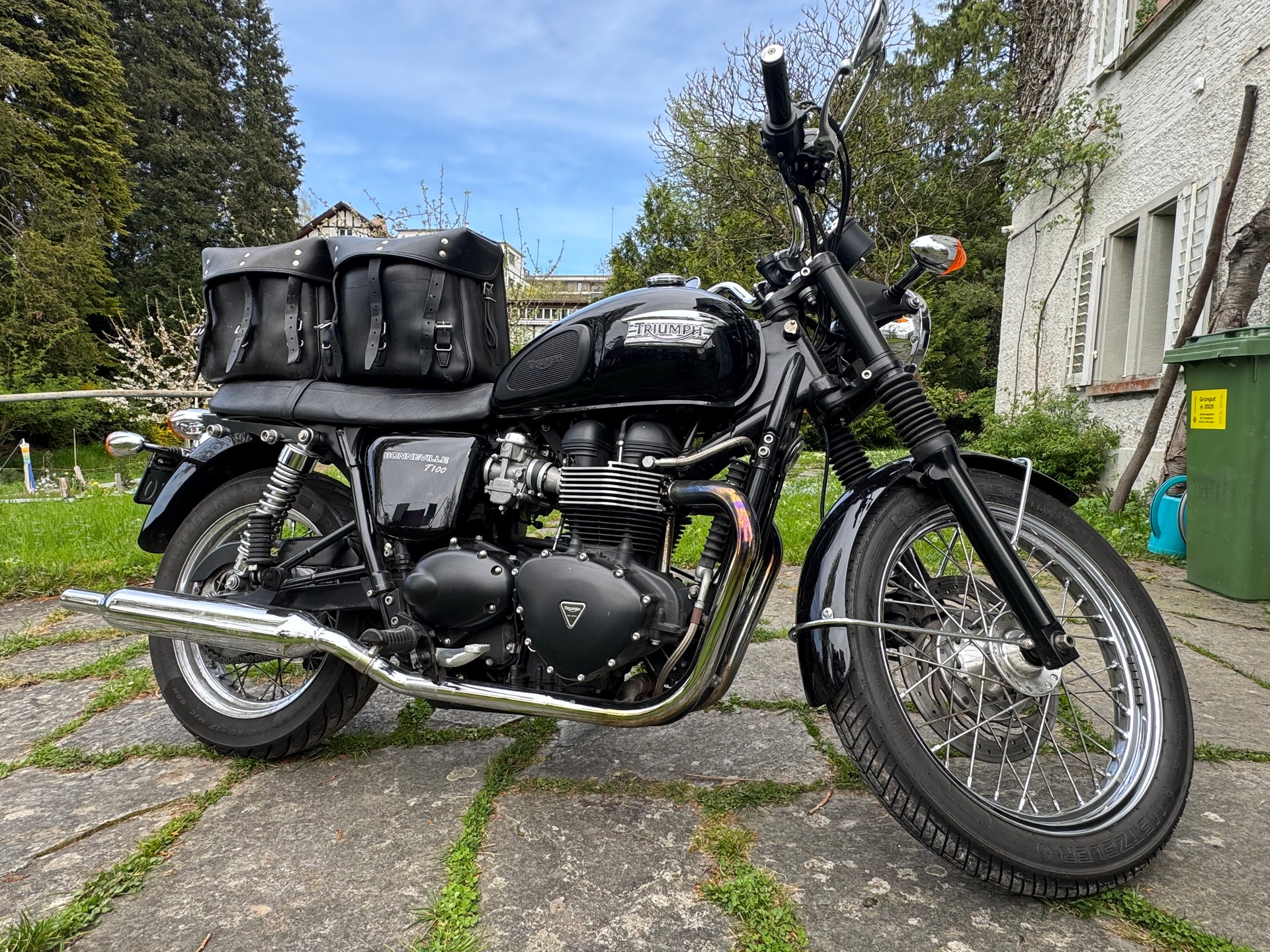 TRIUMPH Bonneville 900 i T 100-image-4