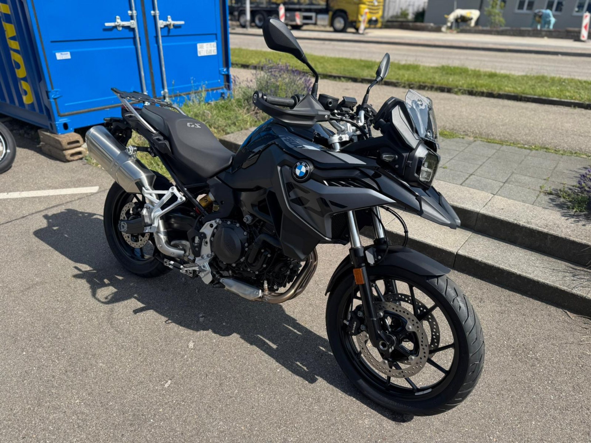 BMW F 800 GS Triple Black-showroom-element-2