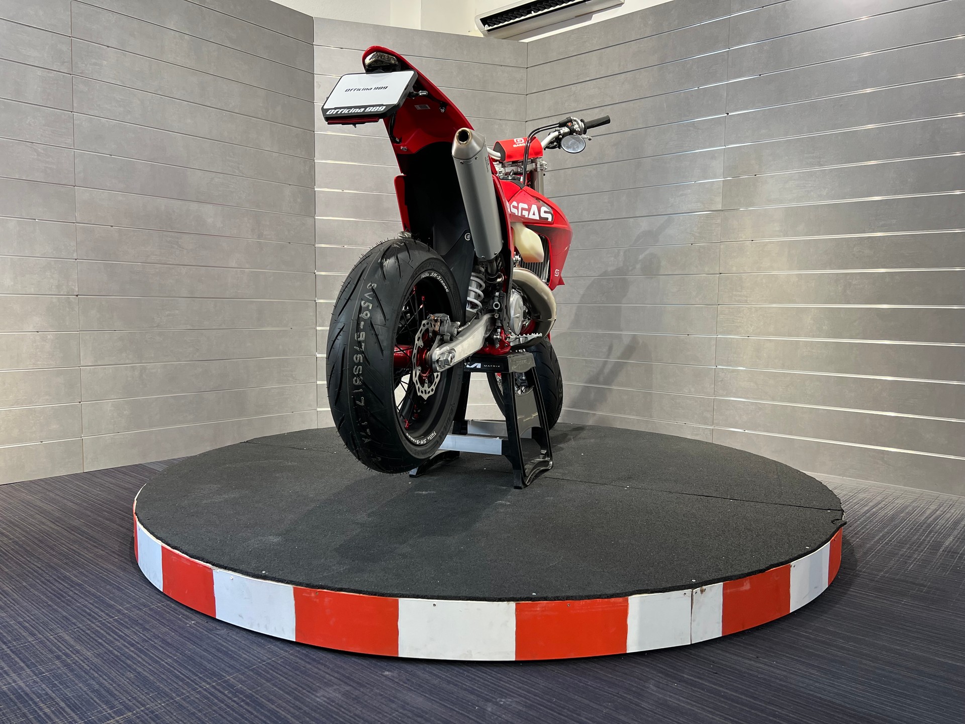 GASGAS EC 300 2T Supermoto-image-4