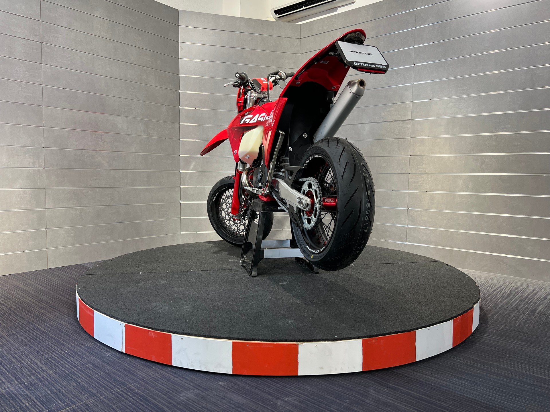 GASGAS EC 300 2T Supermoto-image-3