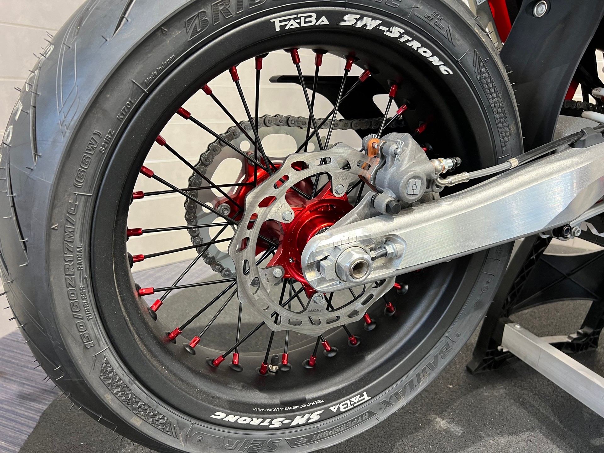 GASGAS EC 300 2T Supermoto-image-8