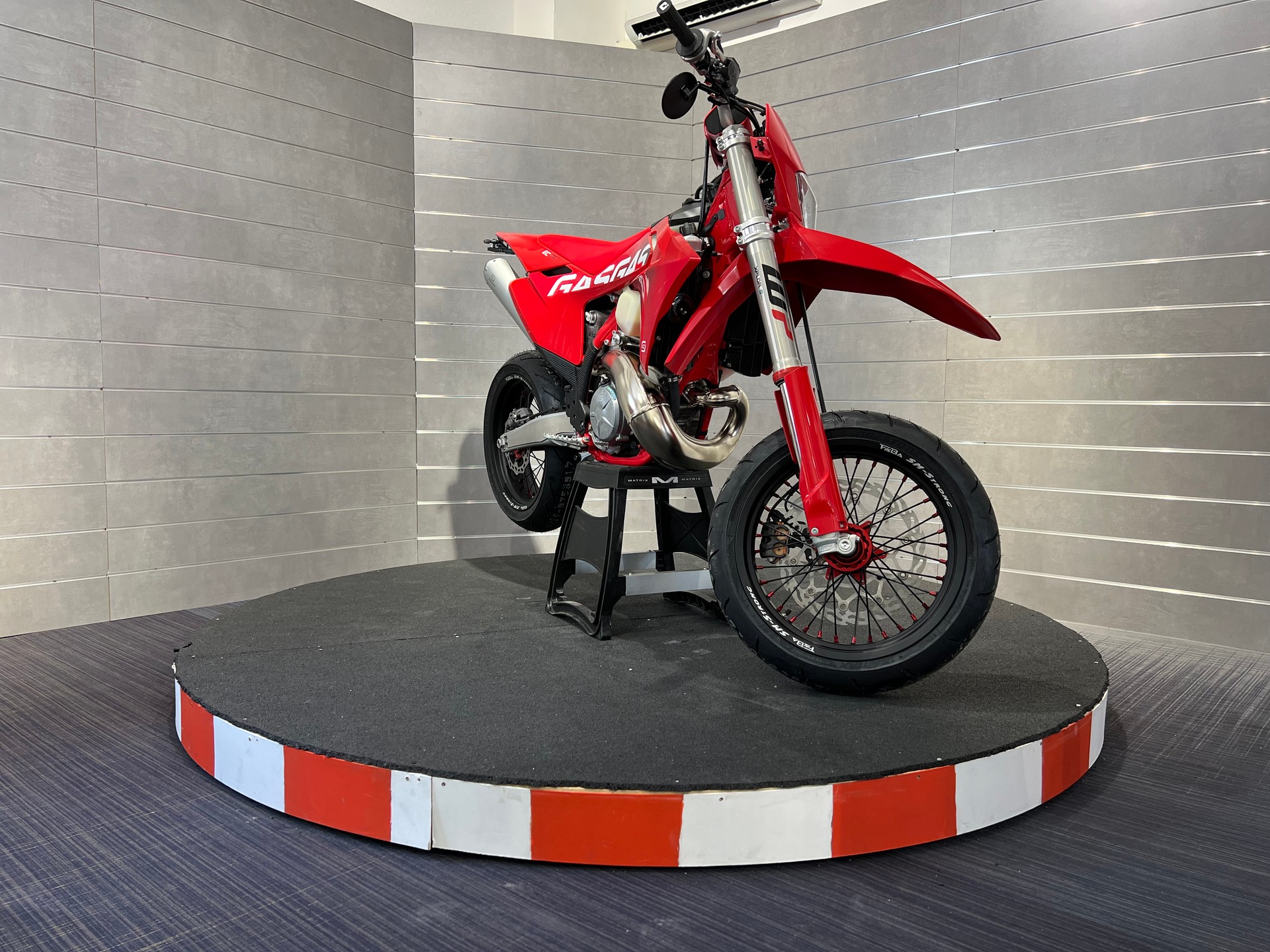 GASGAS EC 300 2T Supermoto-image-7