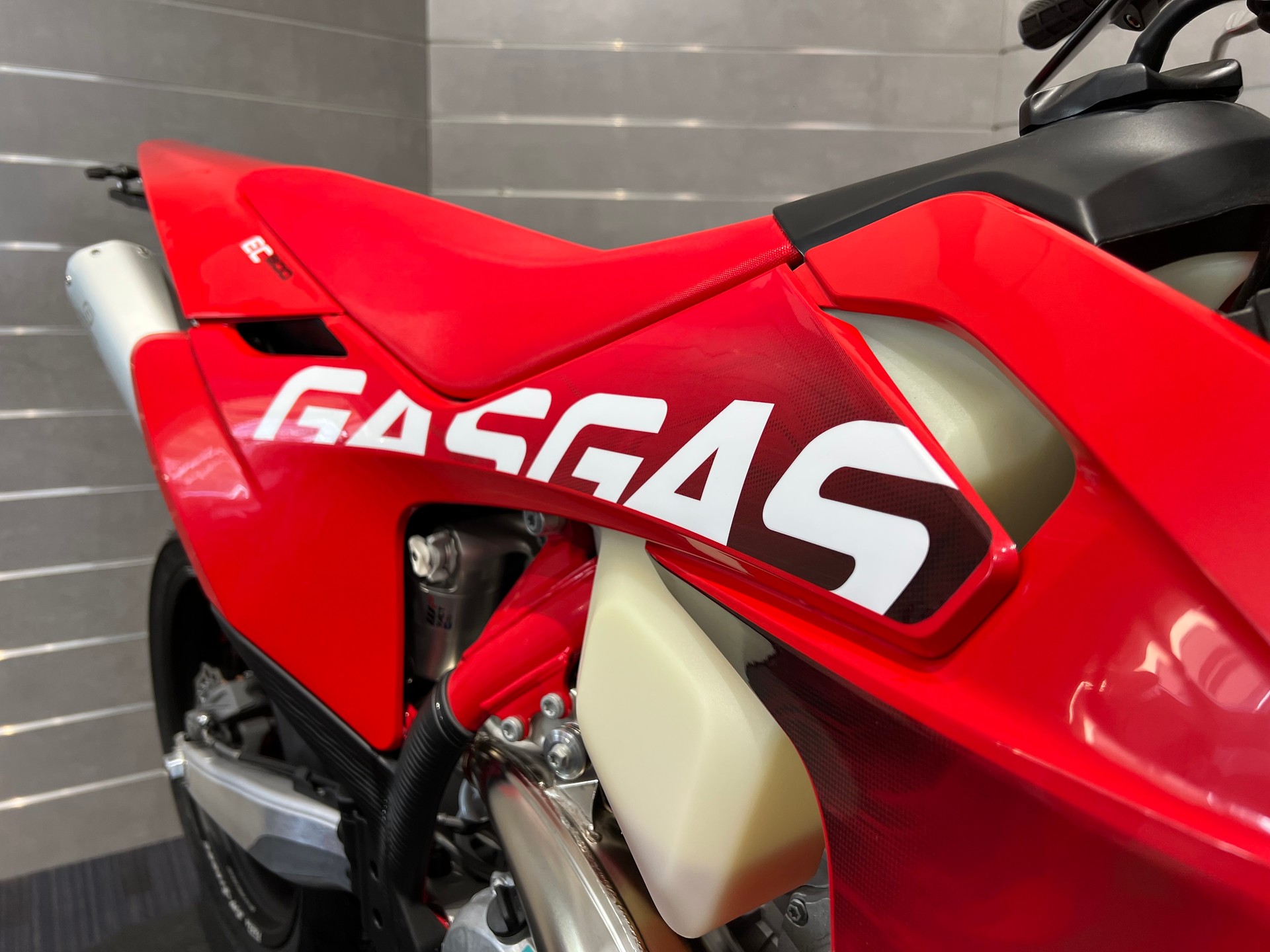 GASGAS EC 300 2T Supermoto-image-15