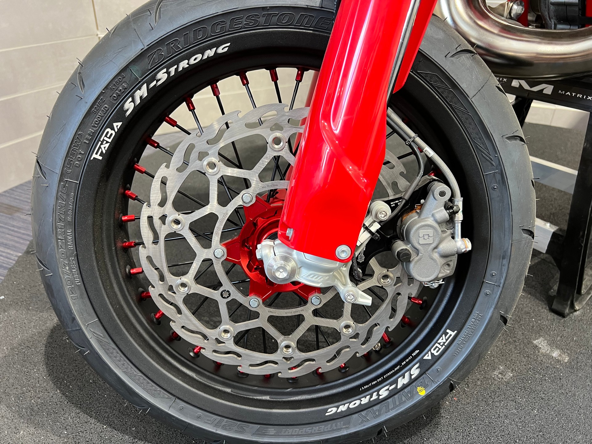 GASGAS EC 300 2T Supermoto-image-9