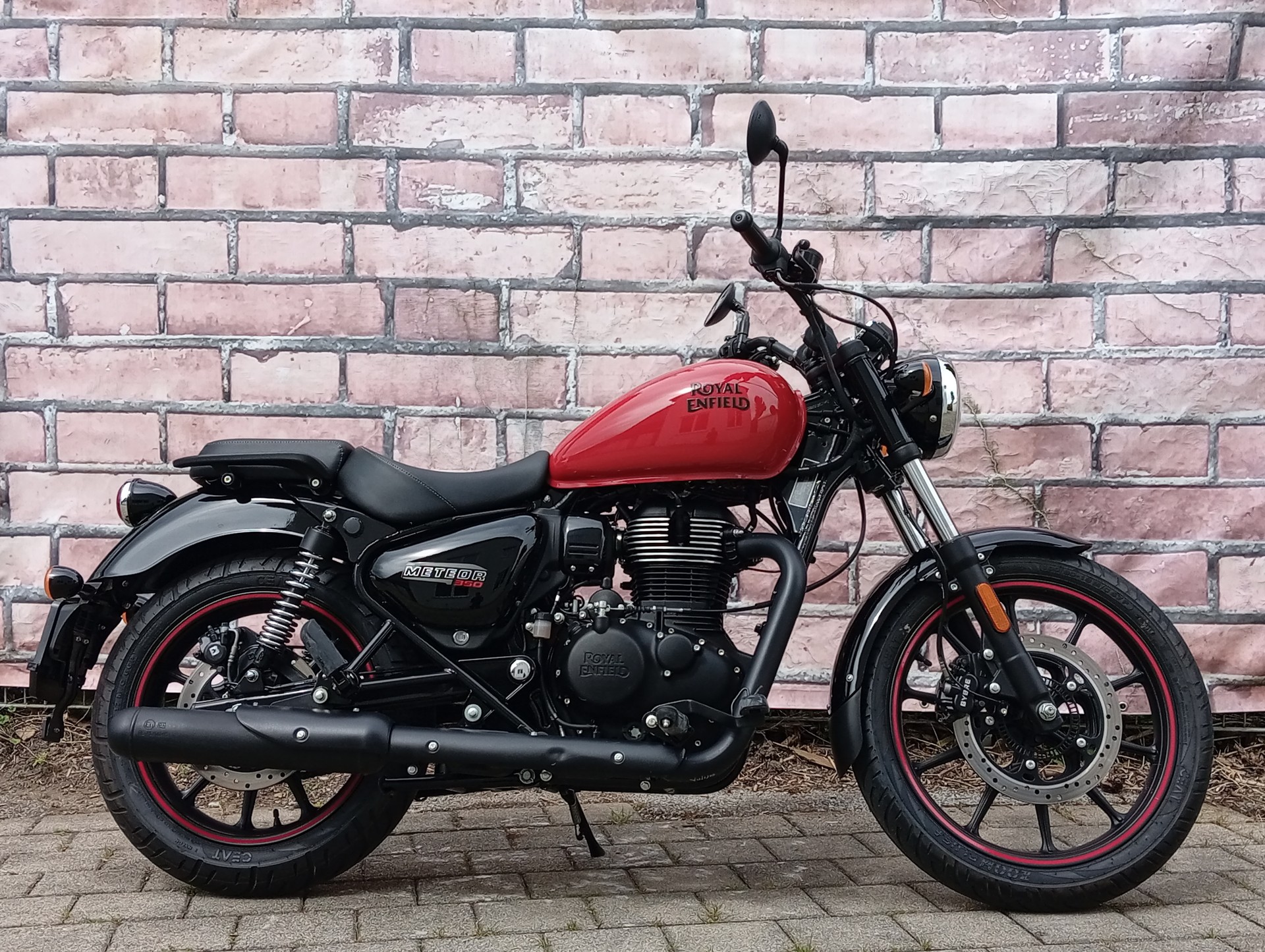 ROYAL ENFIELD METEOR 350 Fireball