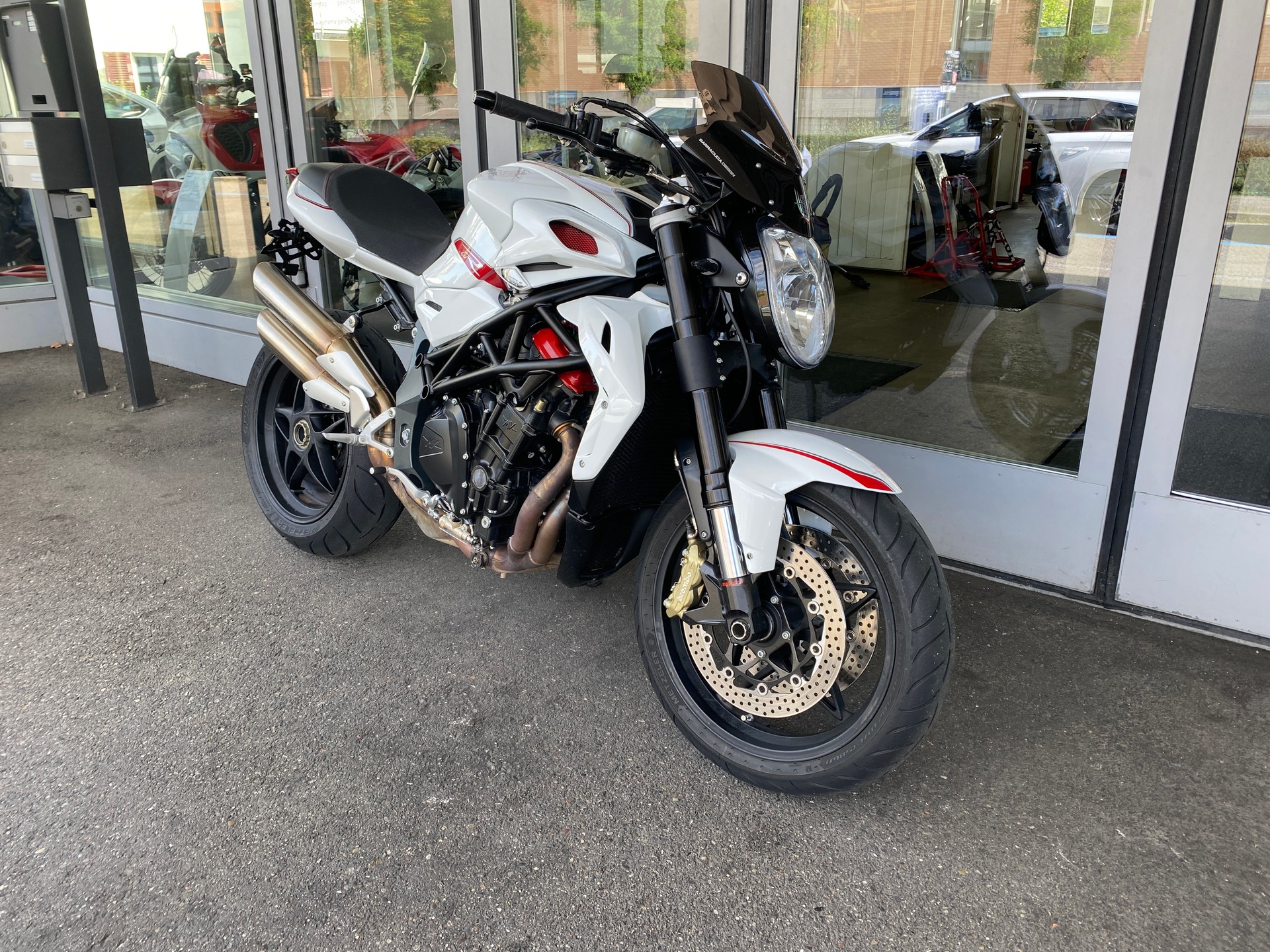 MV AGUSTA B4 Brutale 1090 R